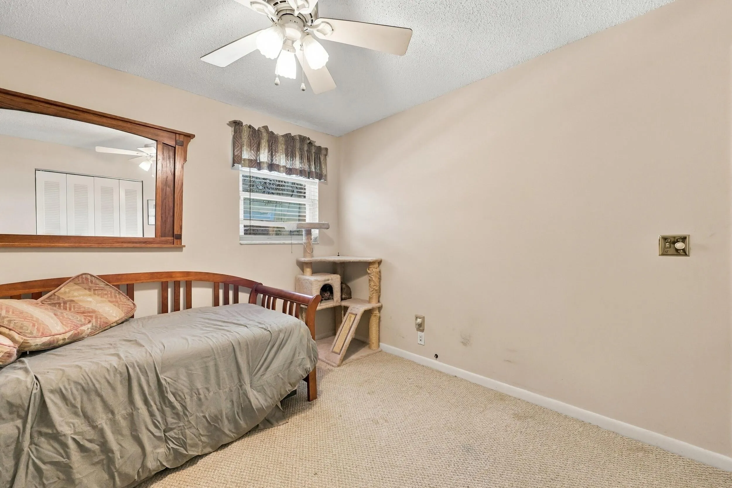 5215 Canal Circle W