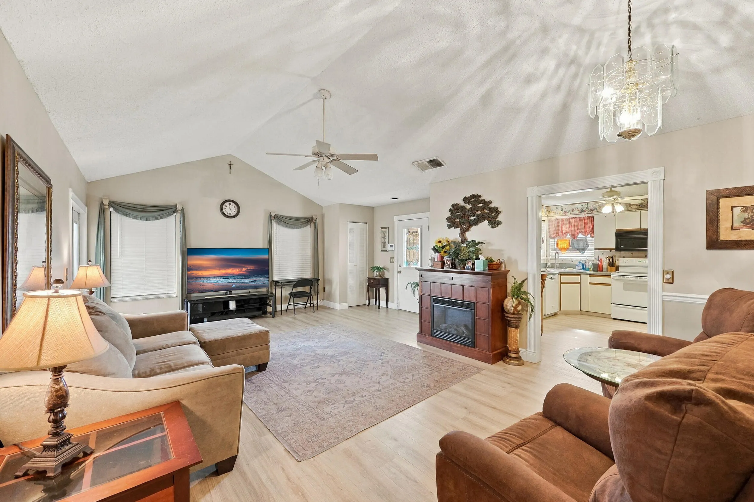 5215 Canal Circle W