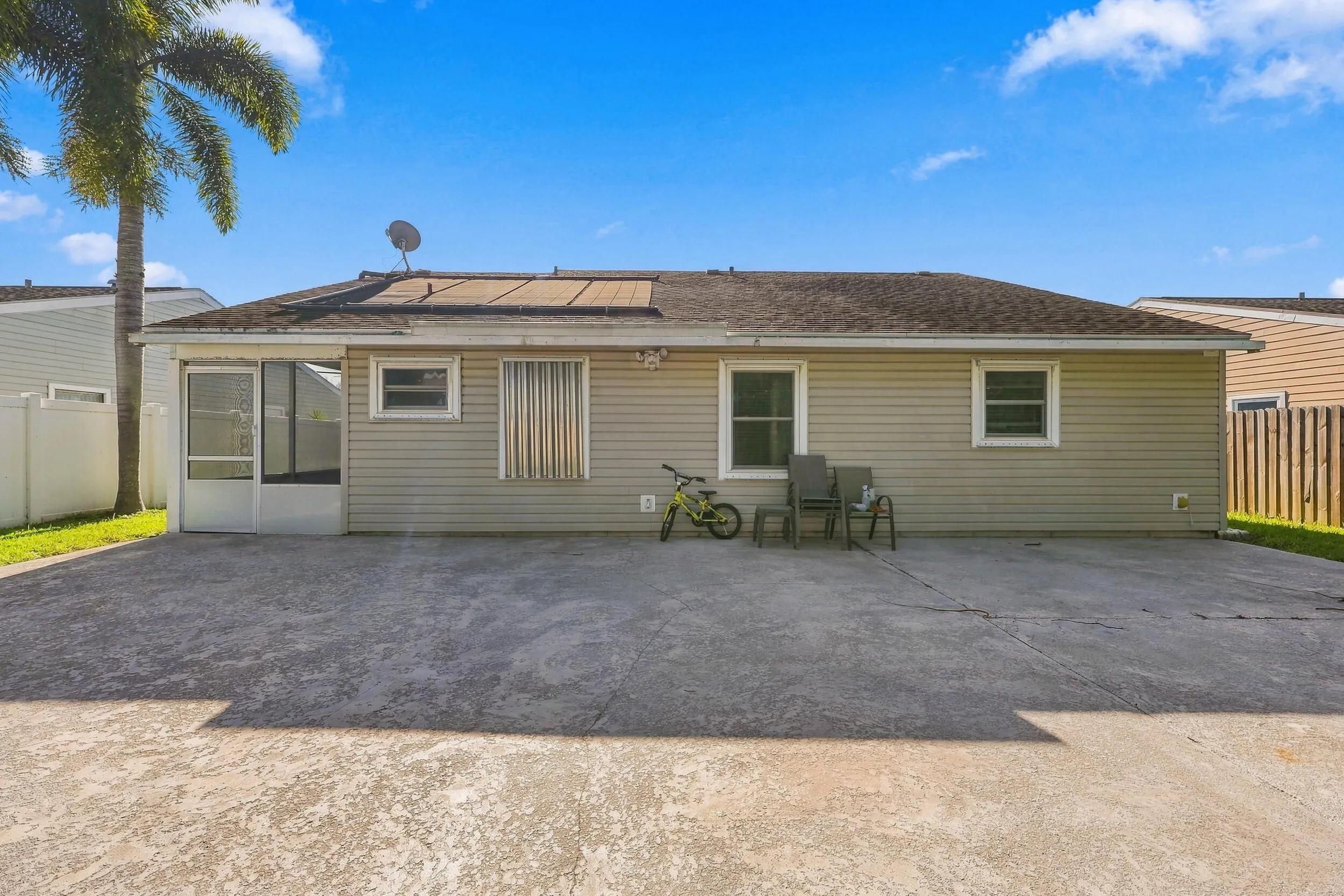 5215 Canal Circle W