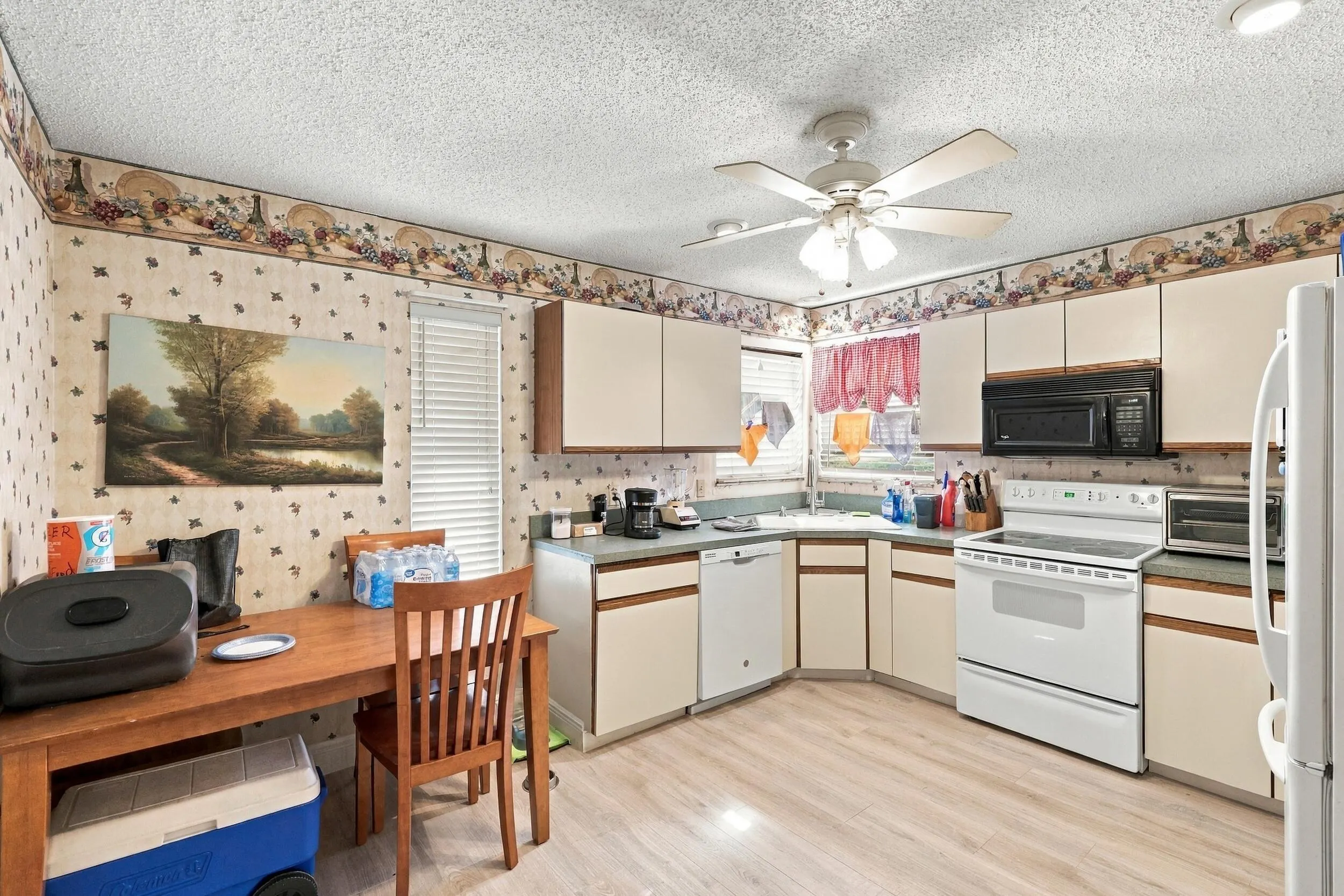 5215 Canal Circle W