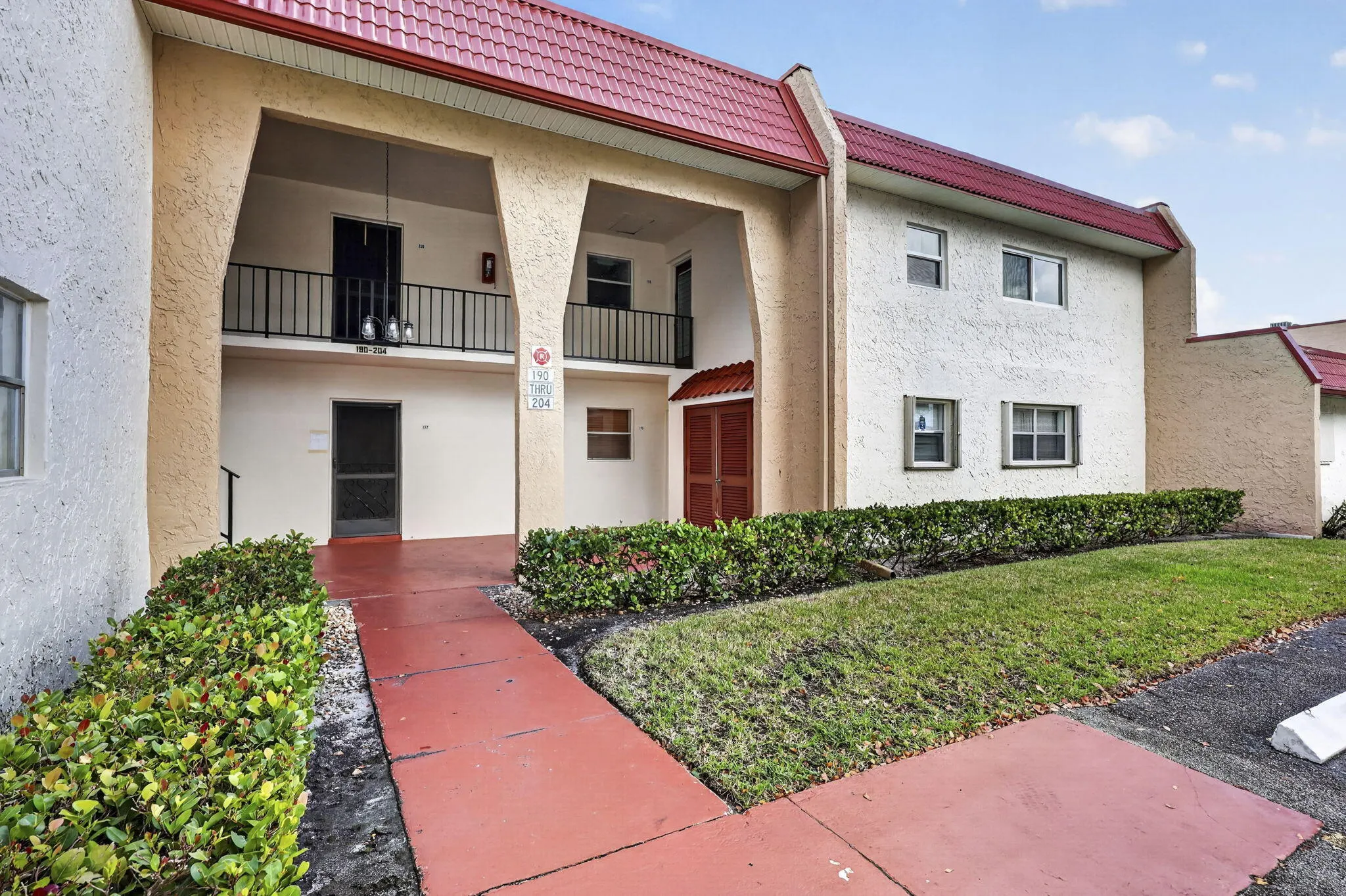 190 Lake Dora Drive #190