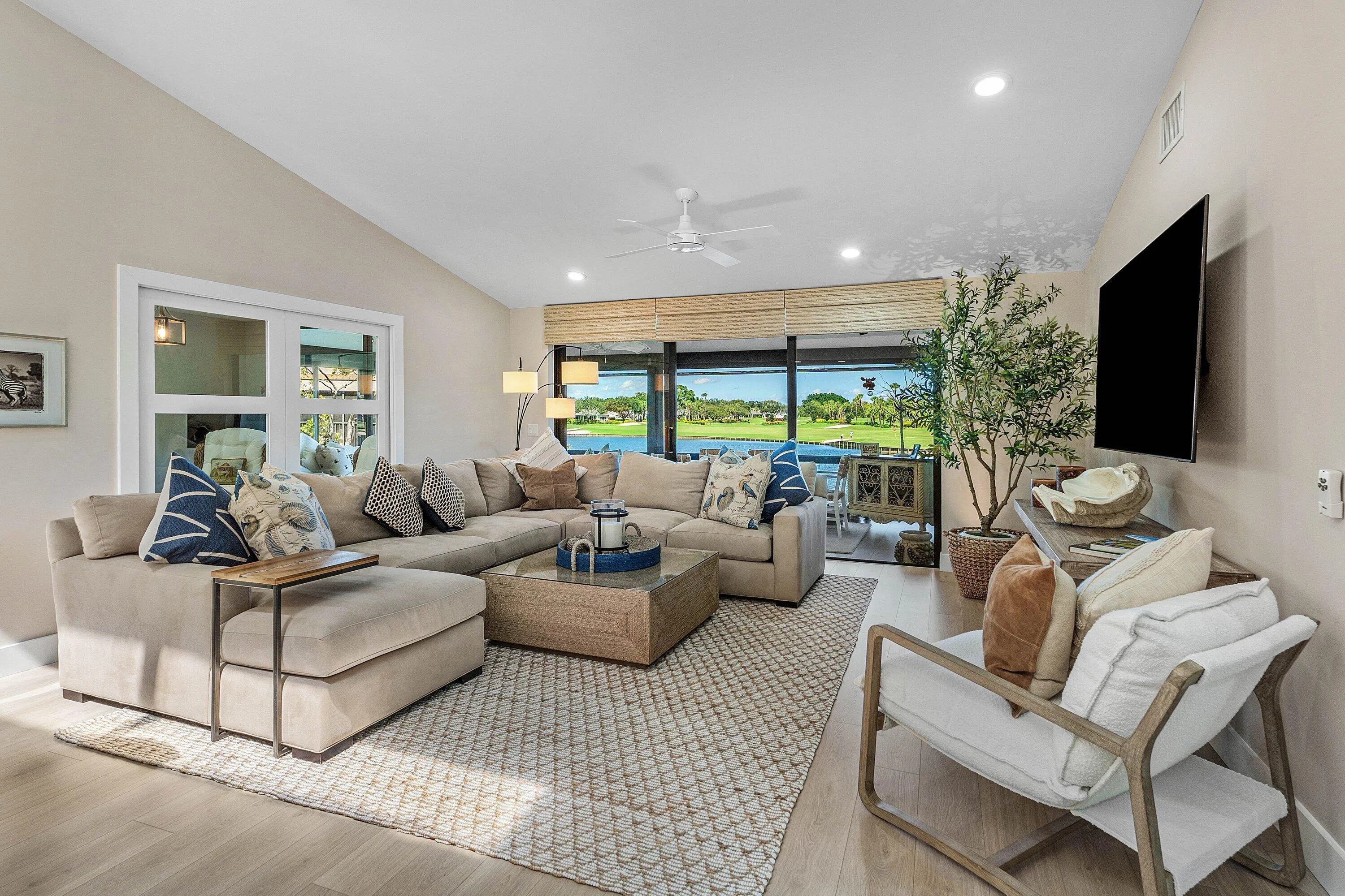 17 EASTGATE Drive #B