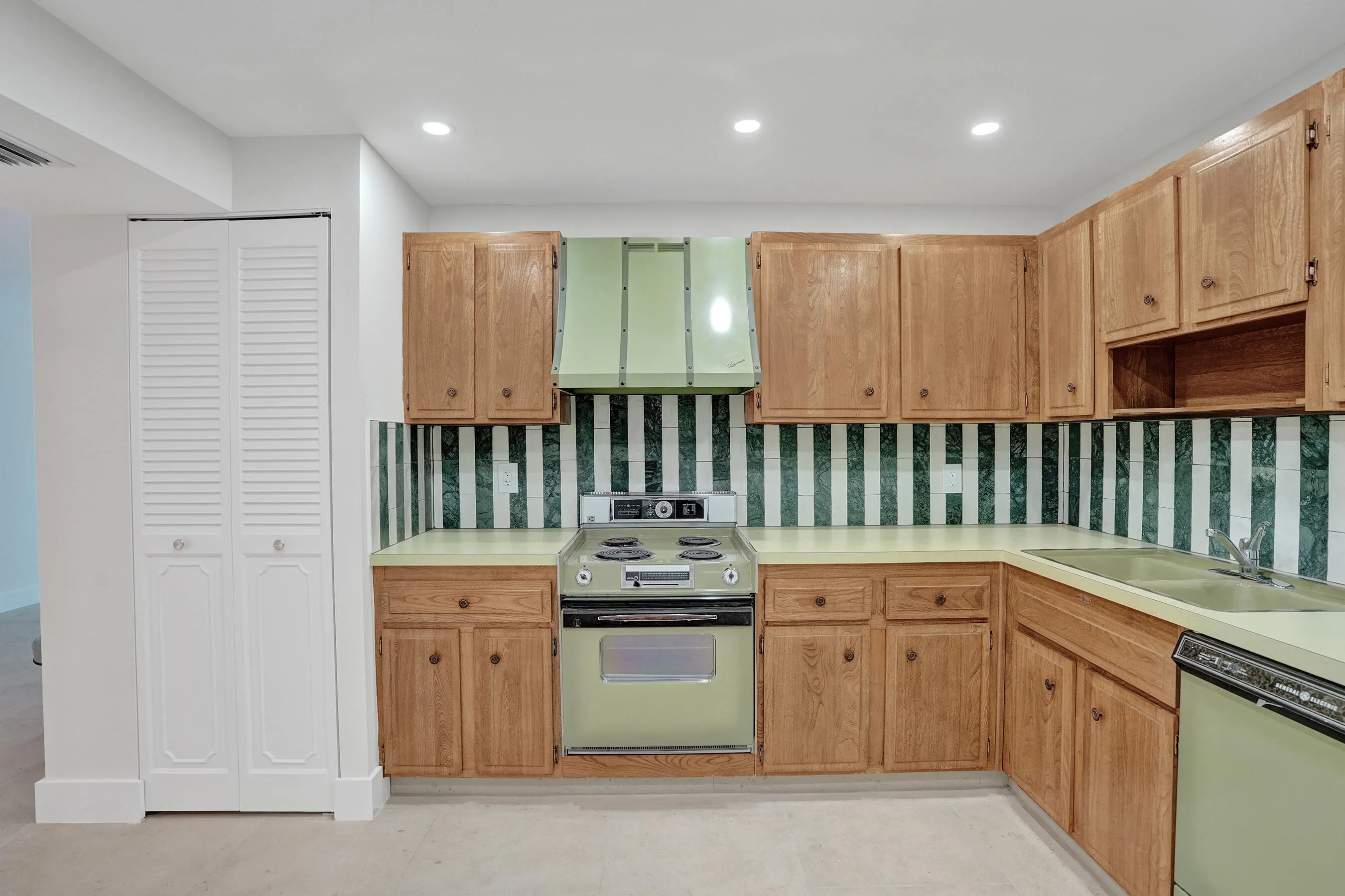 1360 S Ocean Boulevard S #1202