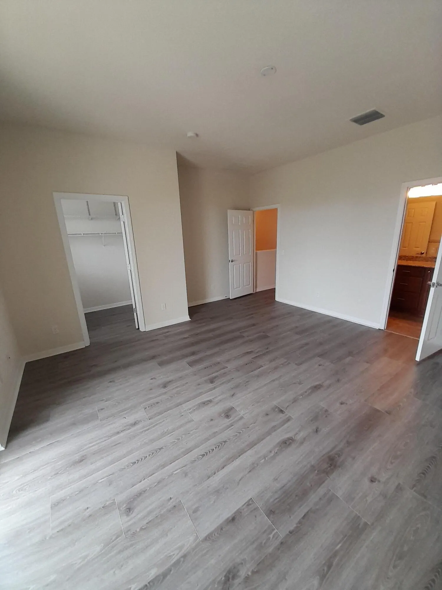 2808 N Bismark Lane