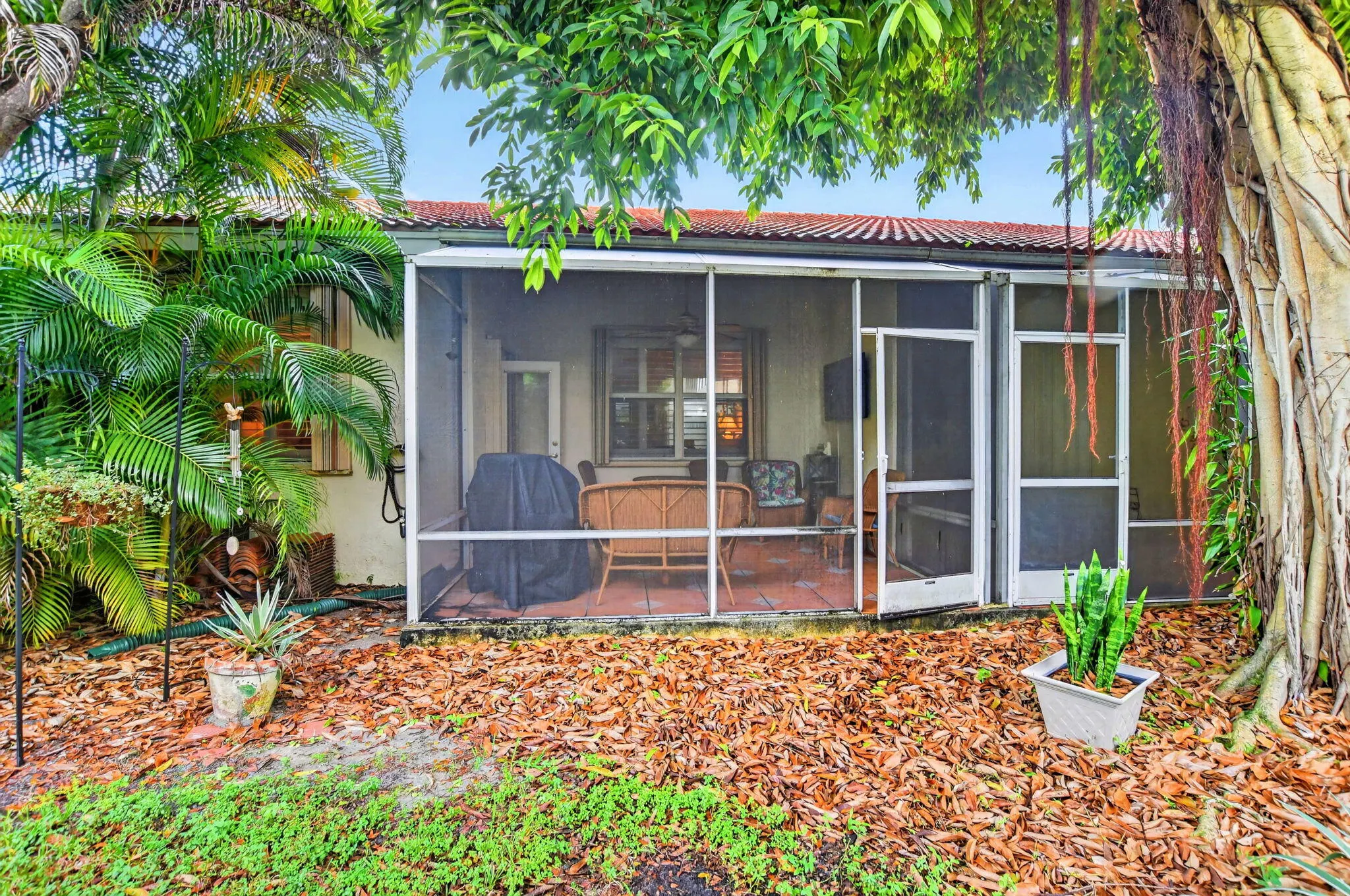 15221 Ixora Road