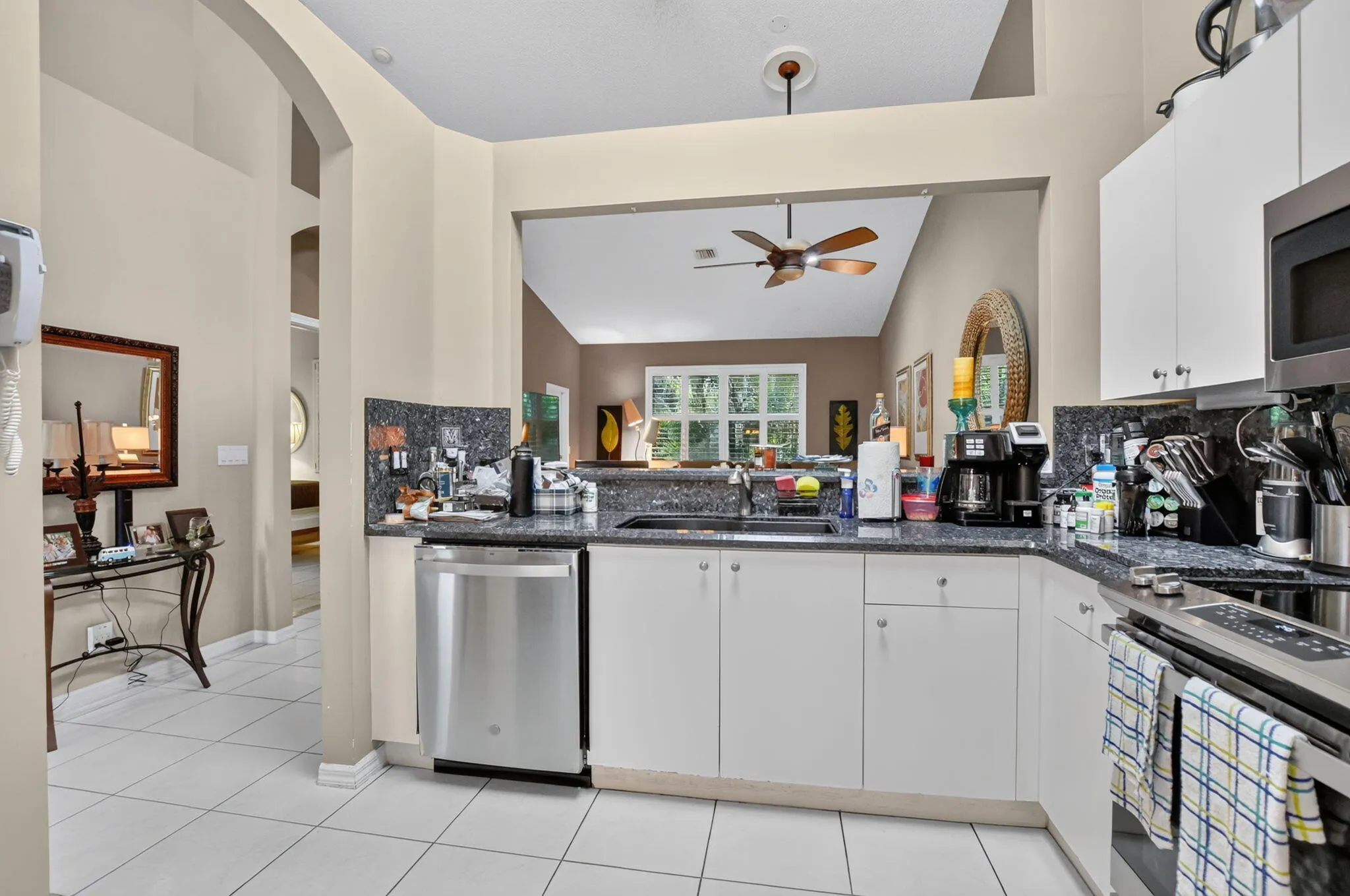 15221 Ixora Road