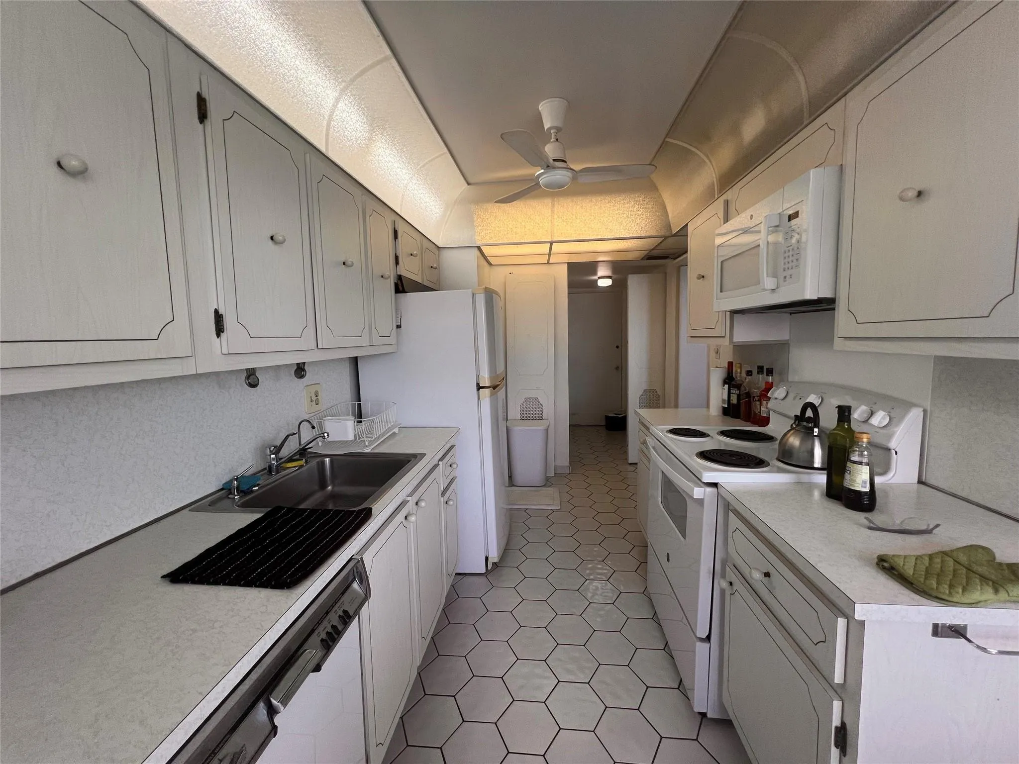4280 GALT OCEAN Drive #15H