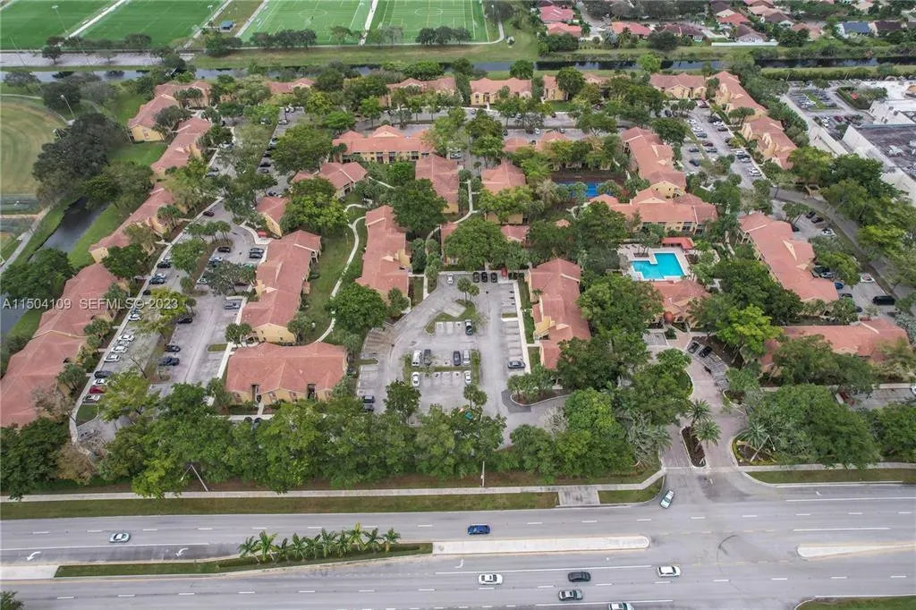 1143 CORAL CLUB Drive #1143