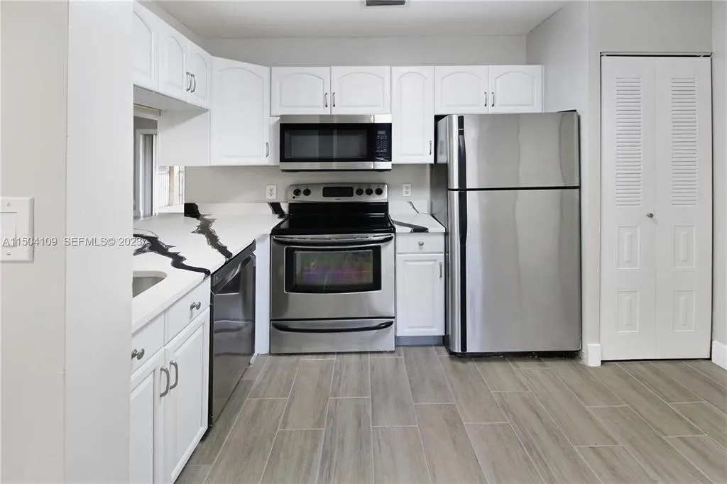 1143 CORAL CLUB Drive #1143