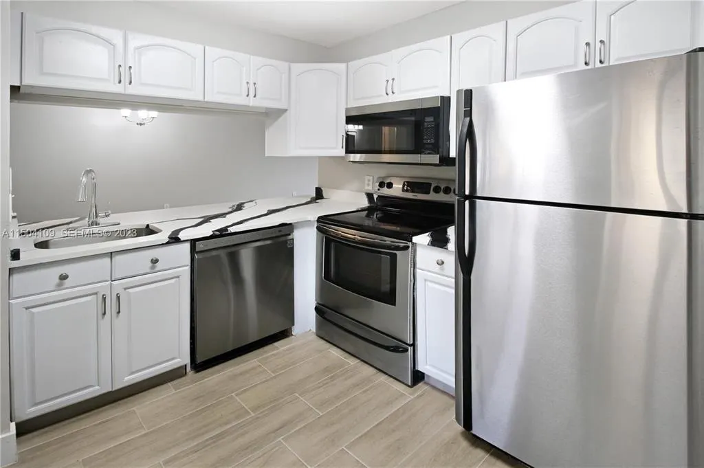 1143 CORAL CLUB Drive #1143