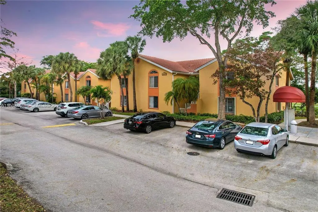 1143 CORAL CLUB Drive #1143