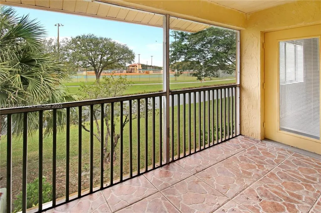 1143 CORAL CLUB Drive #1143