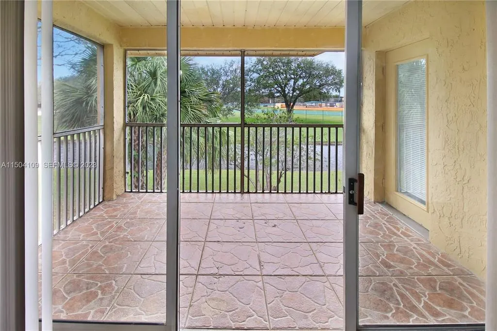 1143 CORAL CLUB Drive #1143