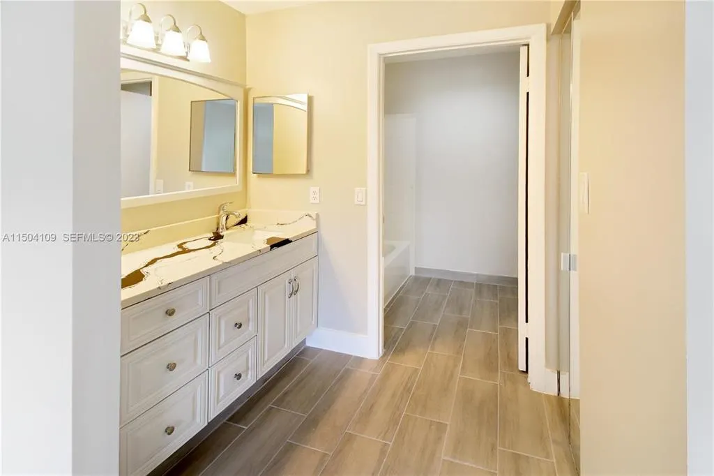 1143 CORAL CLUB Drive #1143