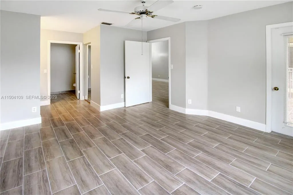 1143 CORAL CLUB Drive #1143