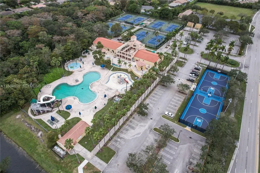 1143 CORAL CLUB Drive #1143