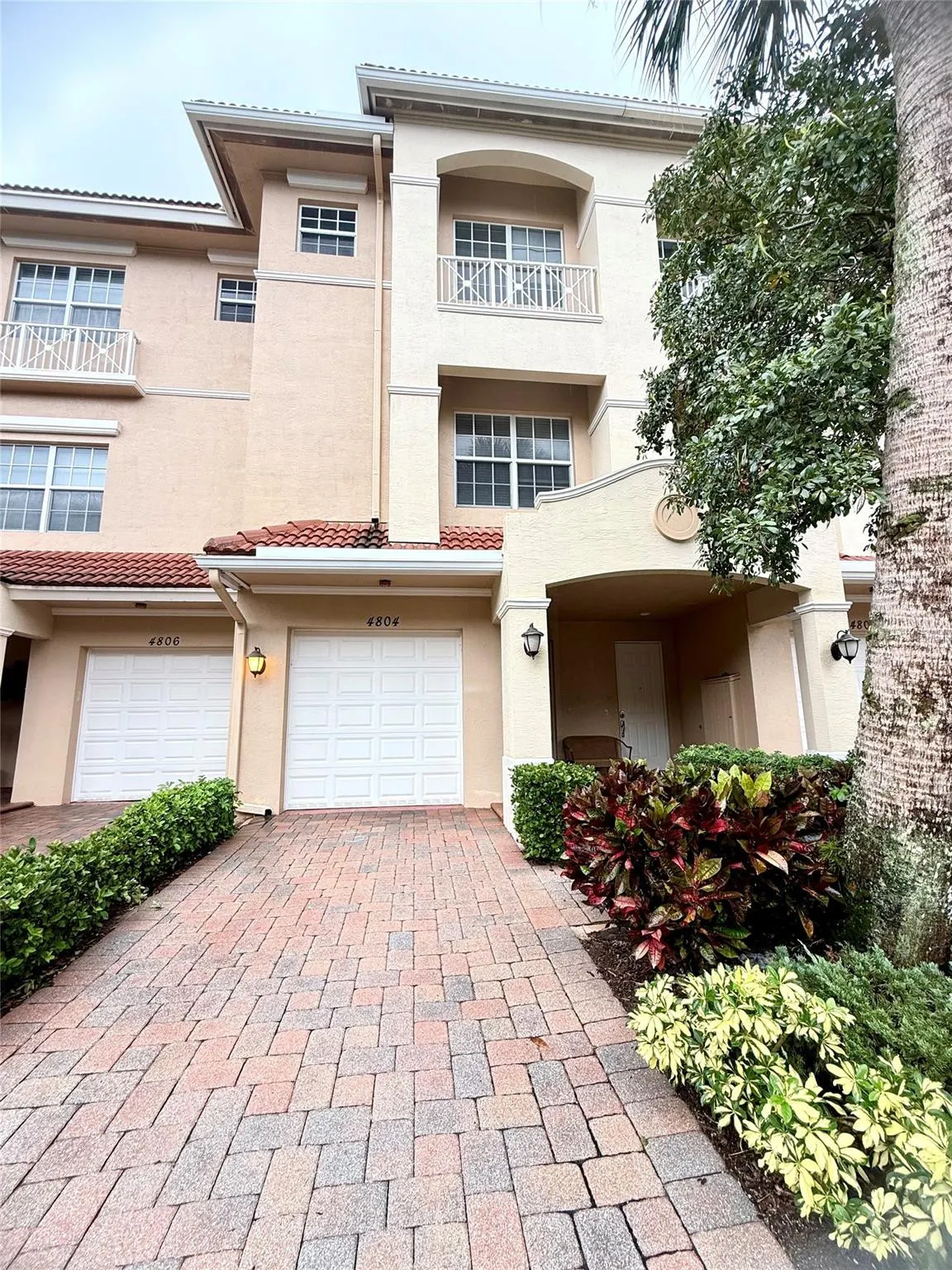 4804 SAWGRASS BREEZE Drive