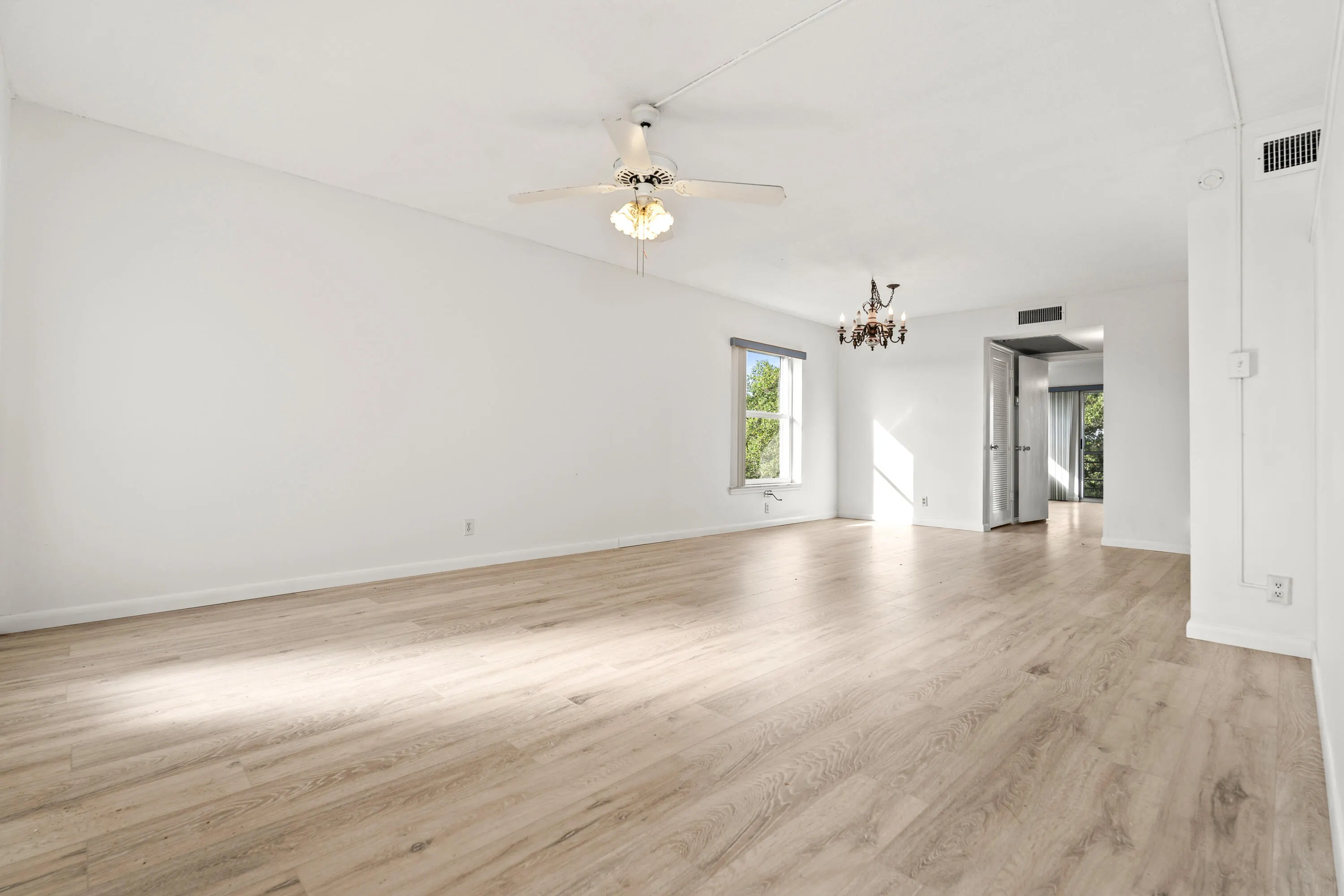 401 Greenbrier A