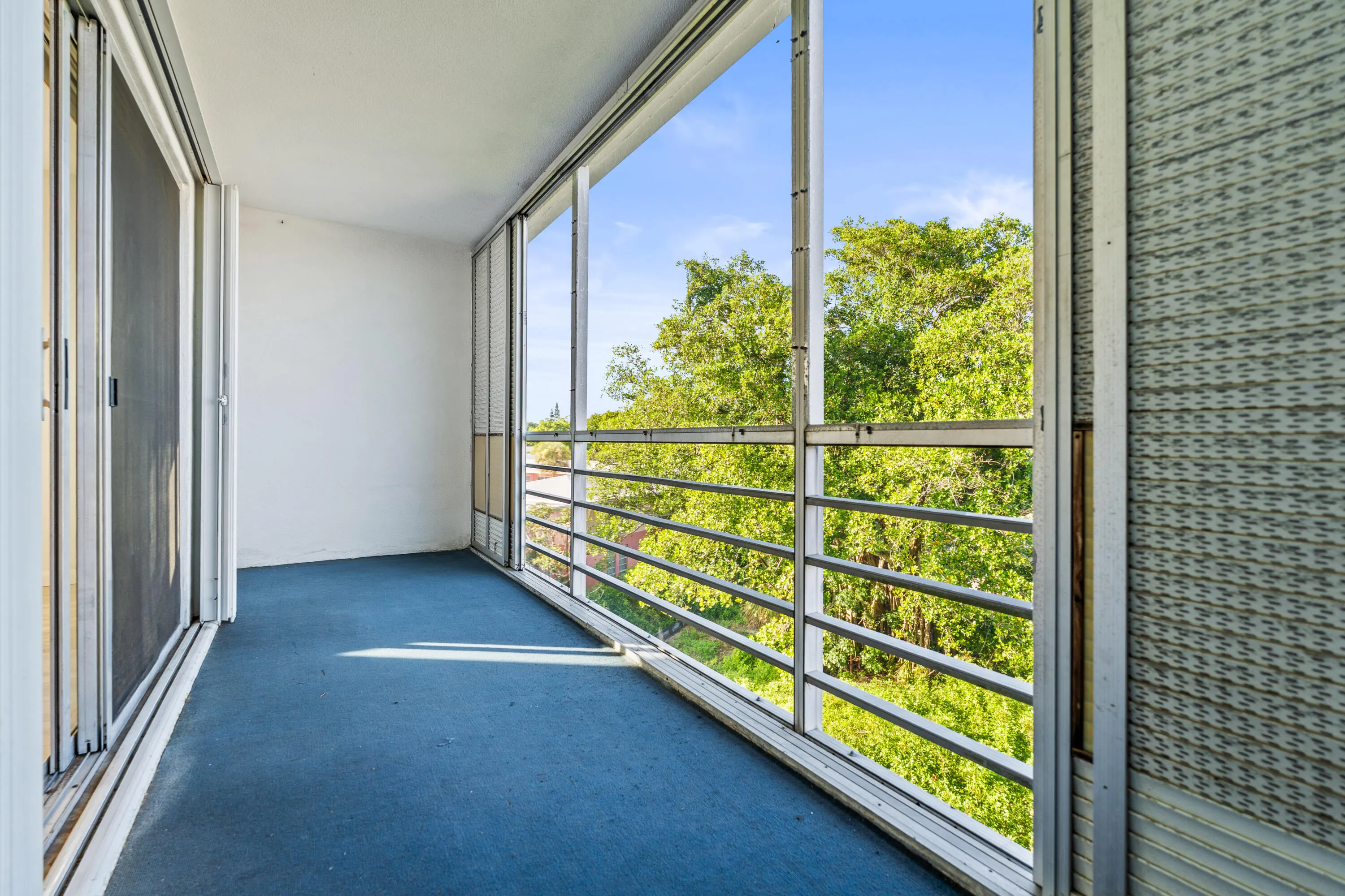 401 Greenbrier A