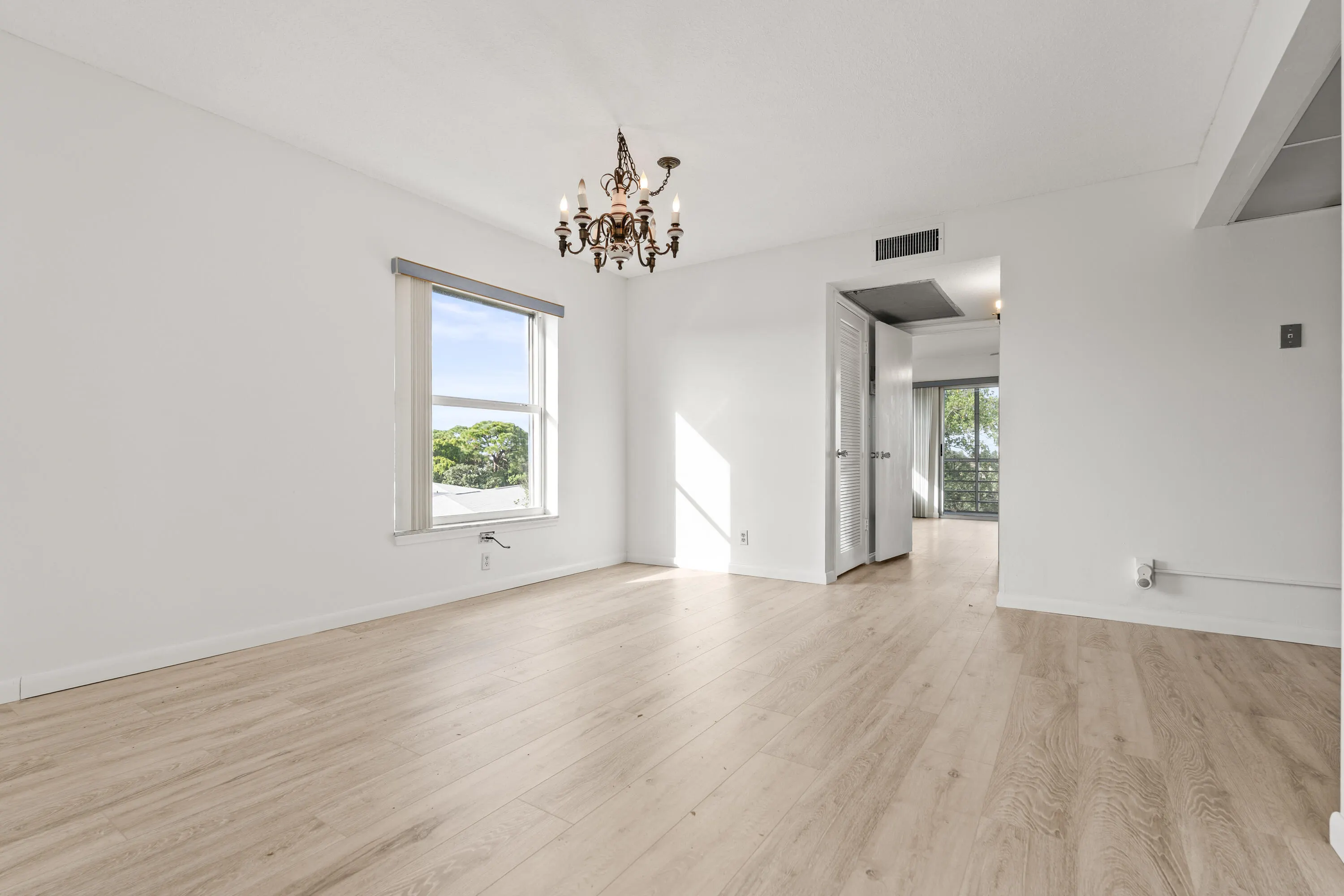 401 Greenbrier A