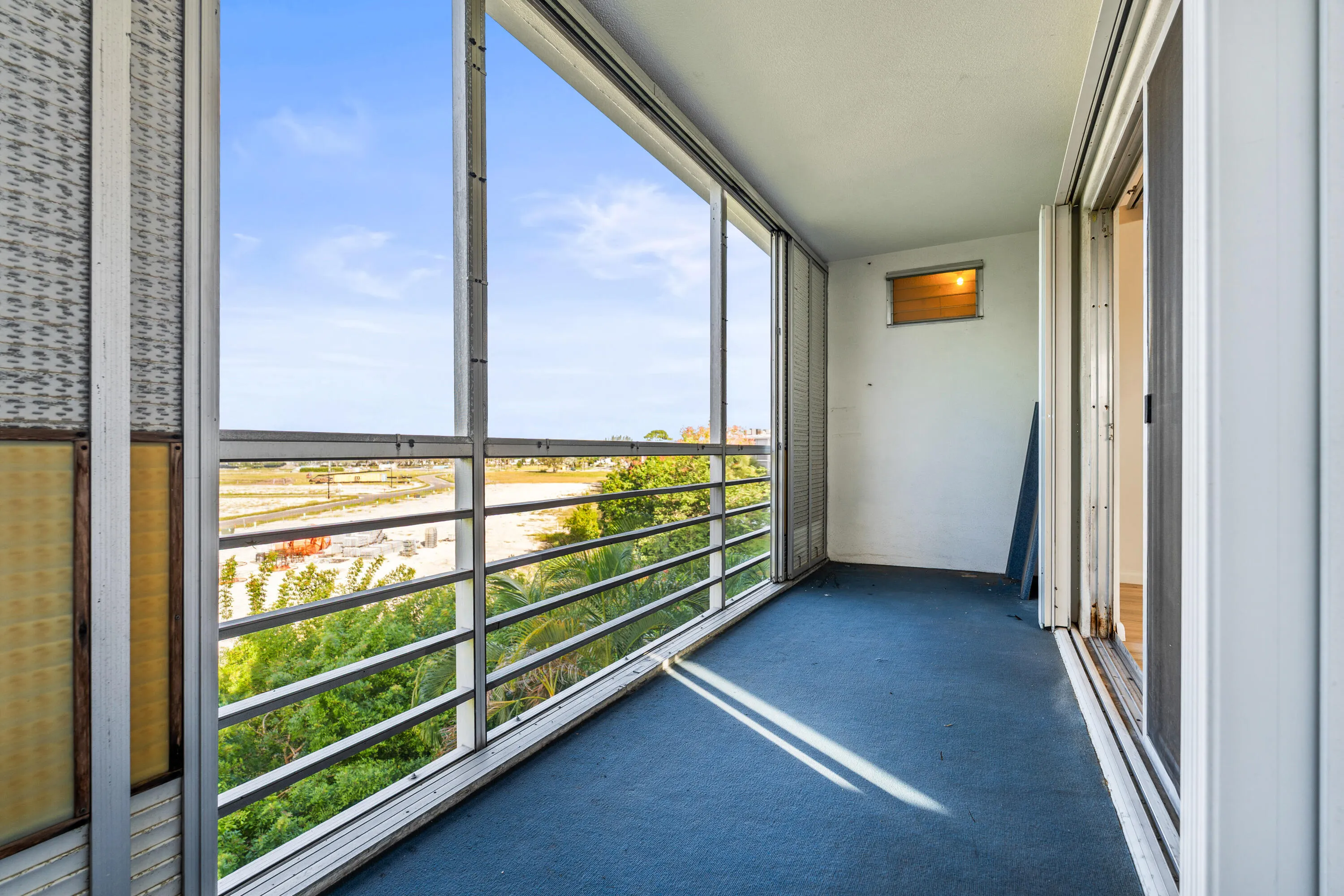 401 Greenbrier A