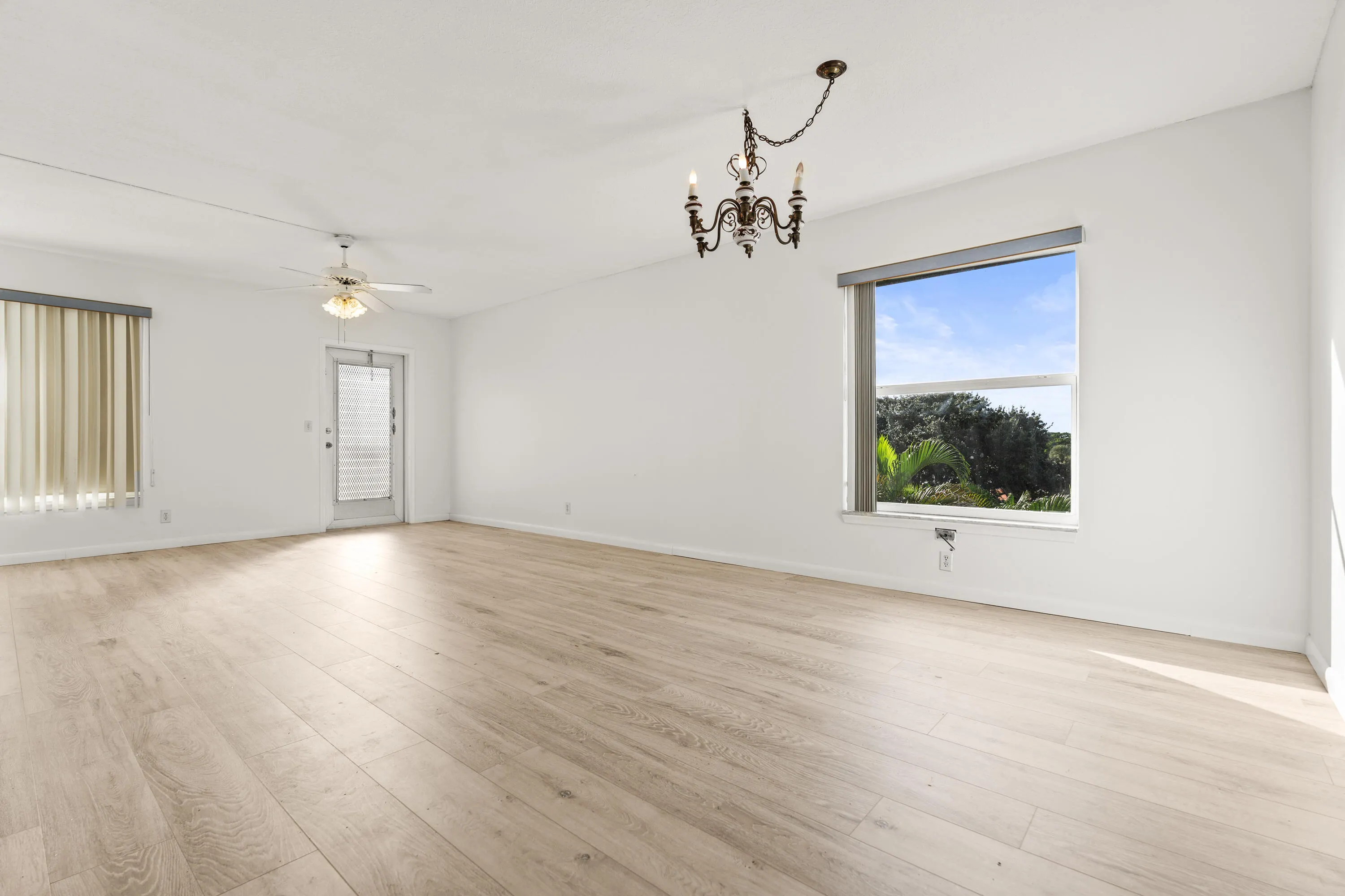401 Greenbrier A