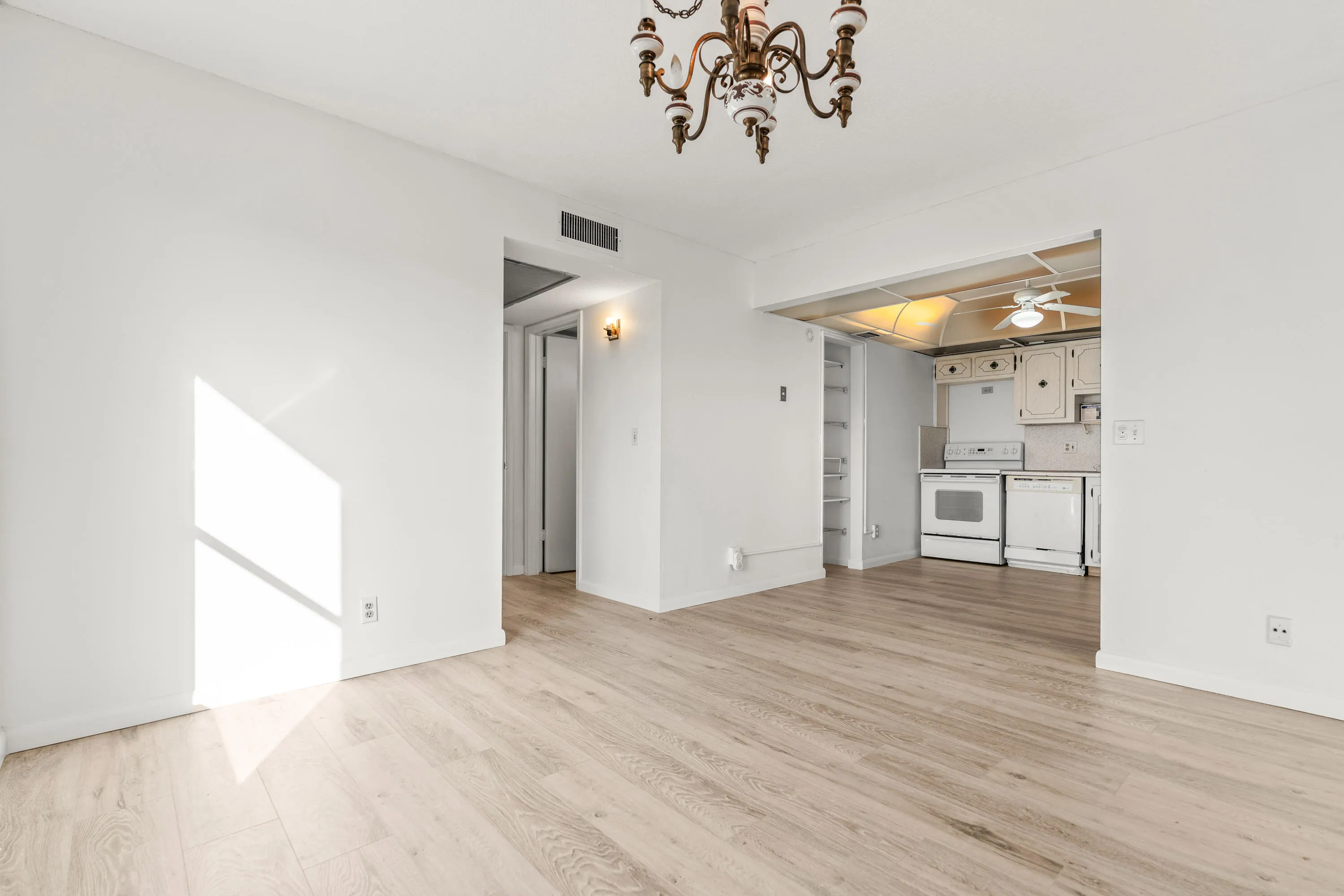 401 Greenbrier A