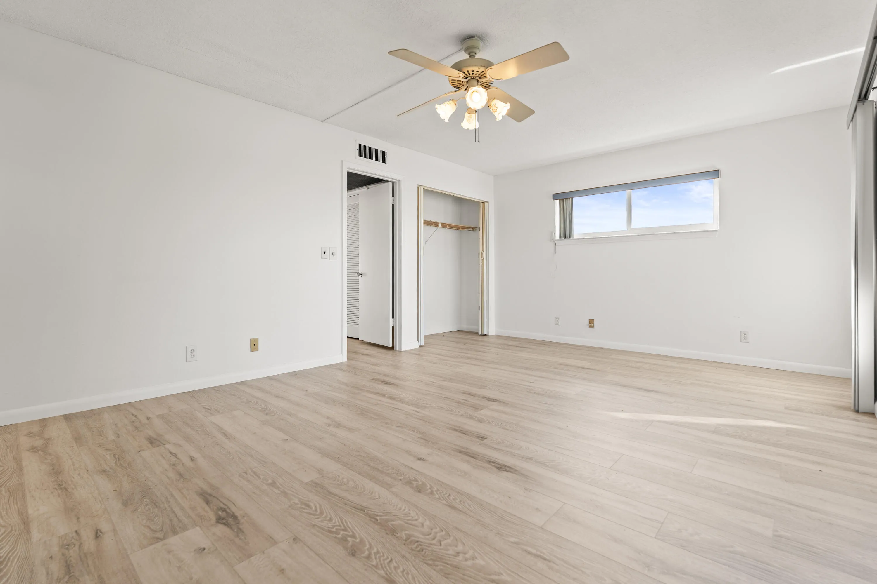 401 Greenbrier A