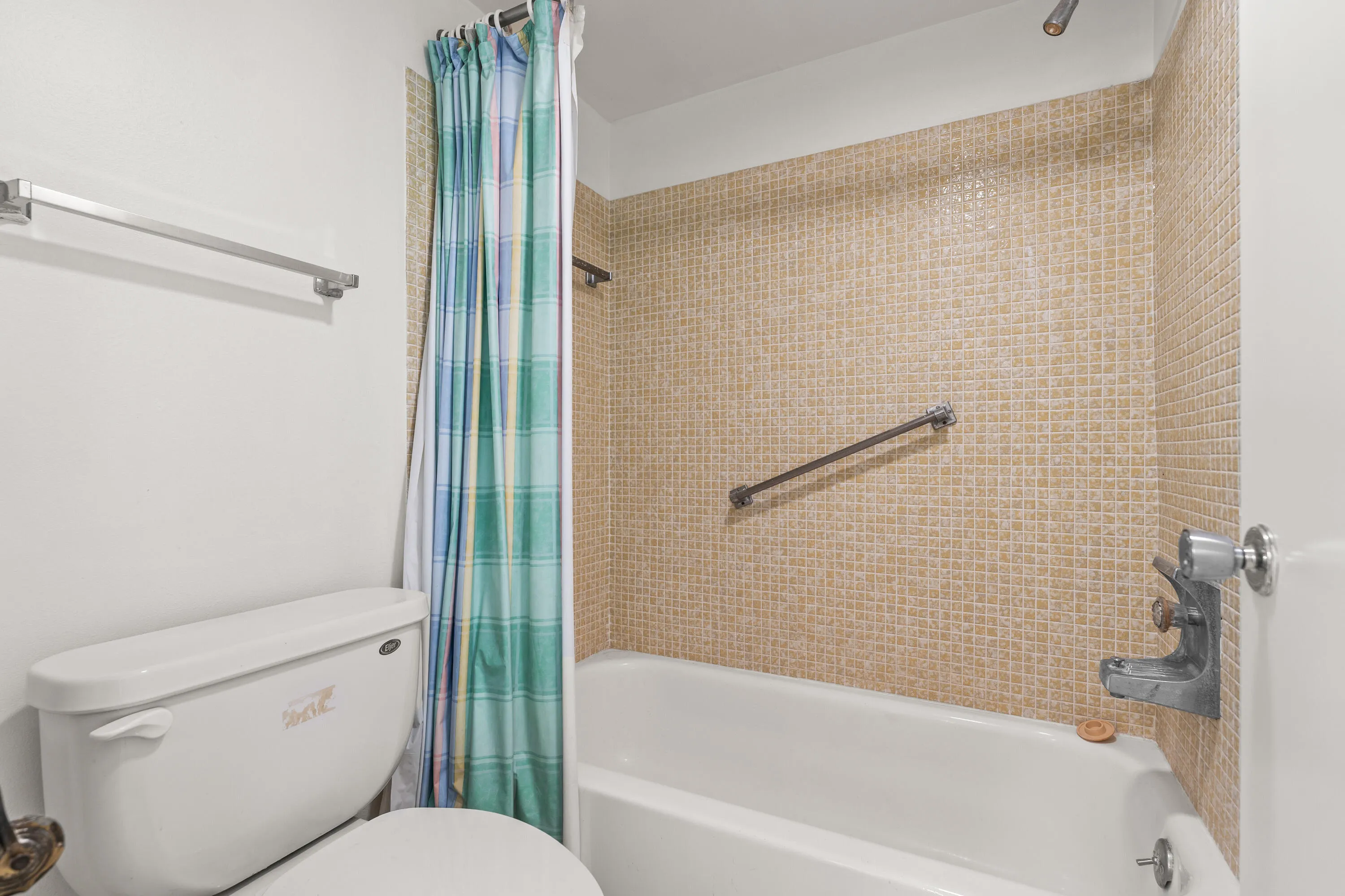 401 Greenbrier A