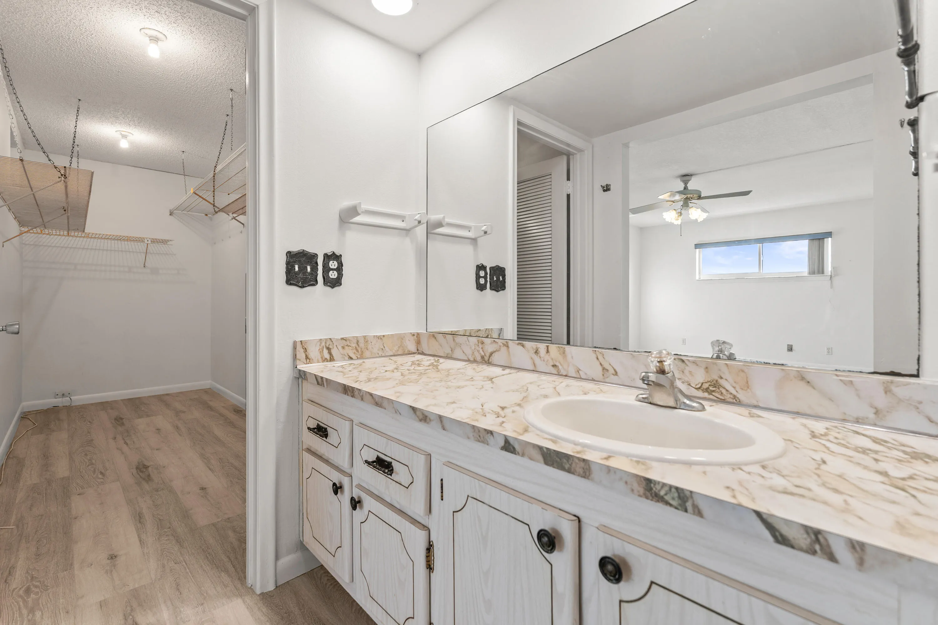 401 Greenbrier A