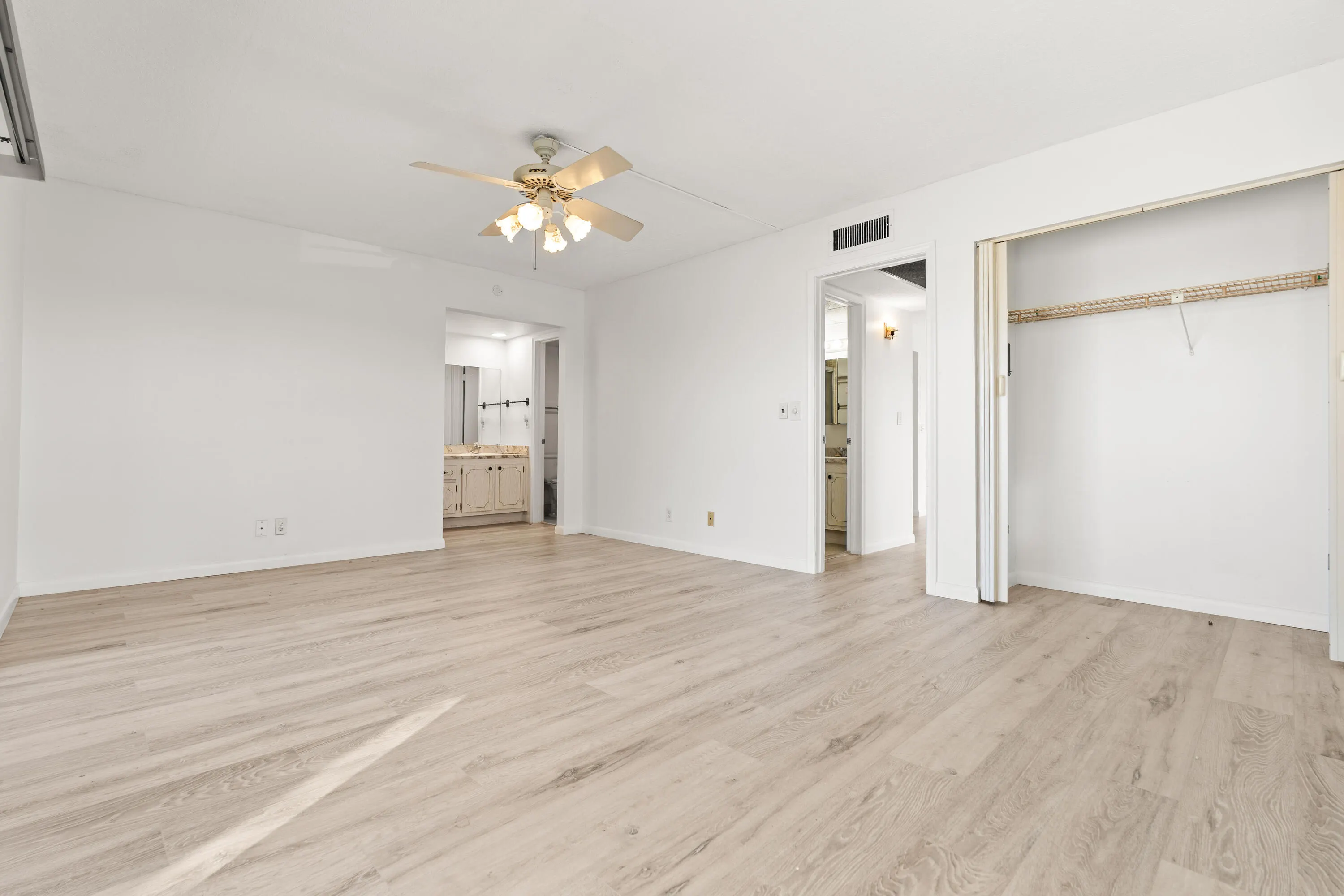 401 Greenbrier A