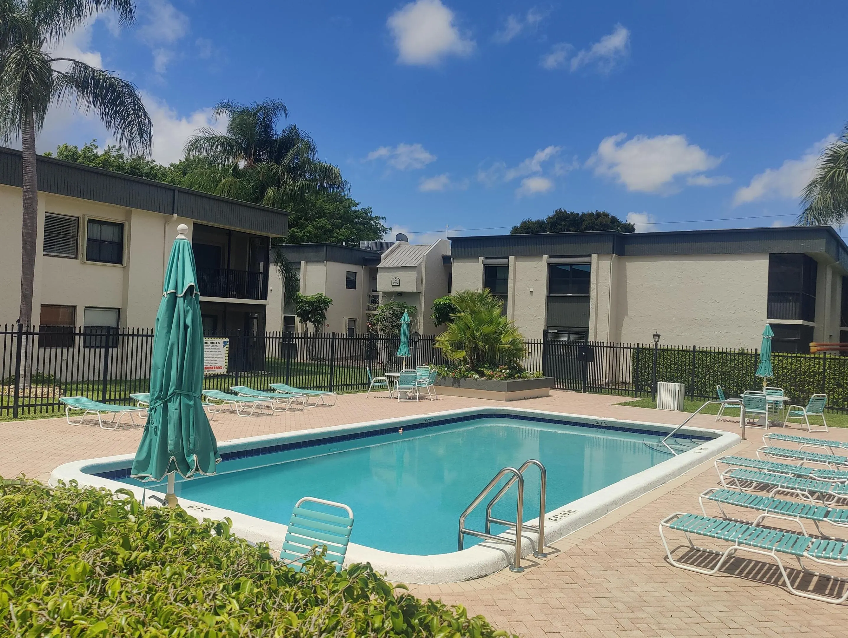 285 SE 10TH Street #8A