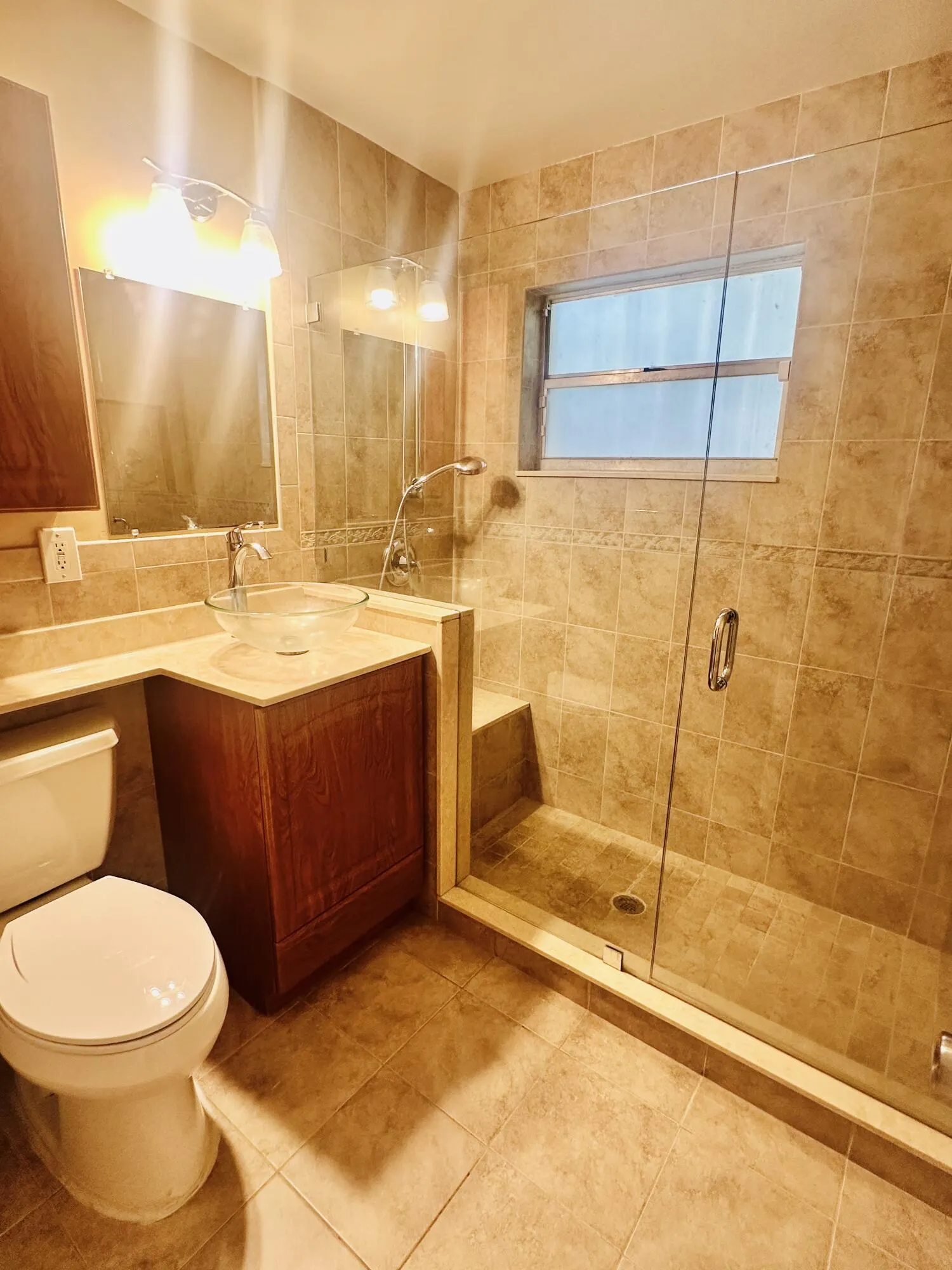 1572 W 10th Street