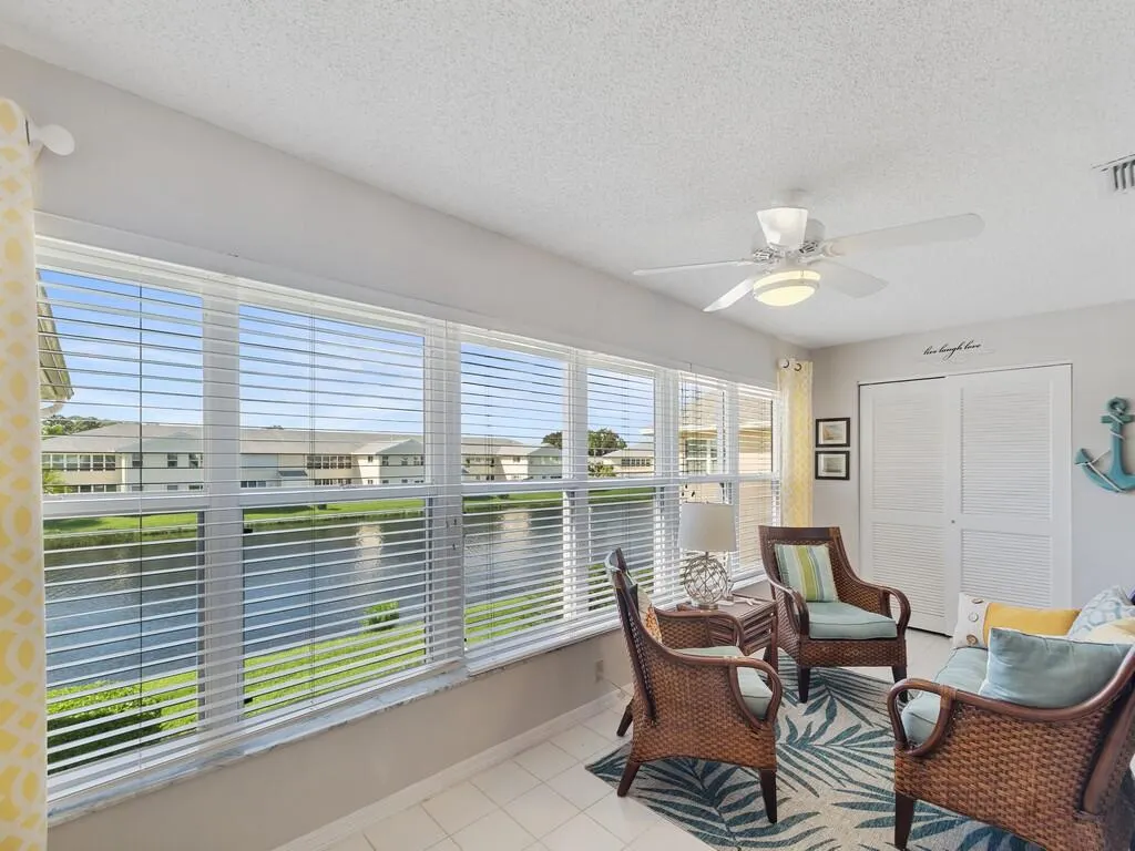 655 W Lake Jasmine Circle