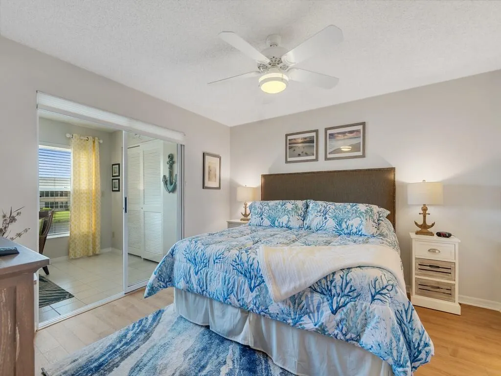 655 W Lake Jasmine Circle
