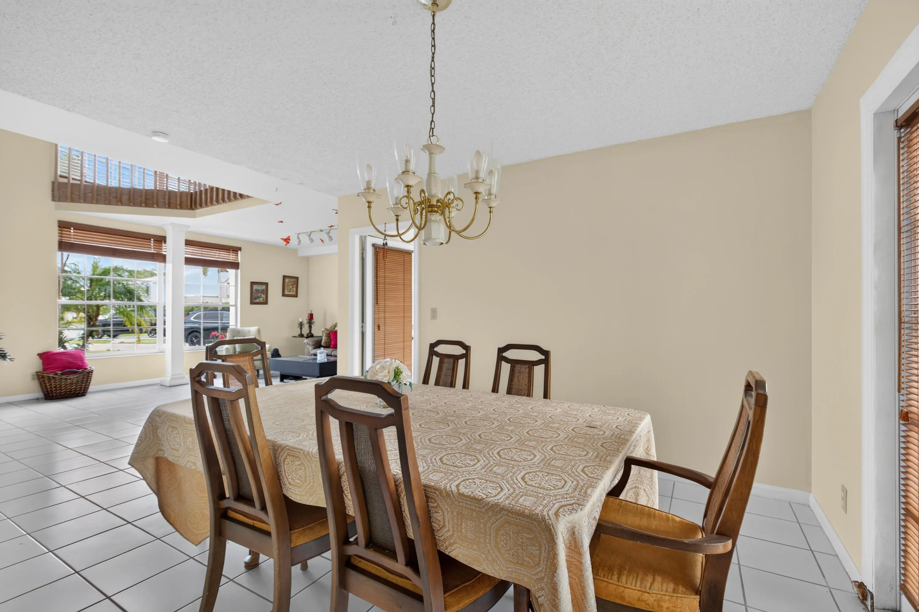 18205 SE Fairview Circle
