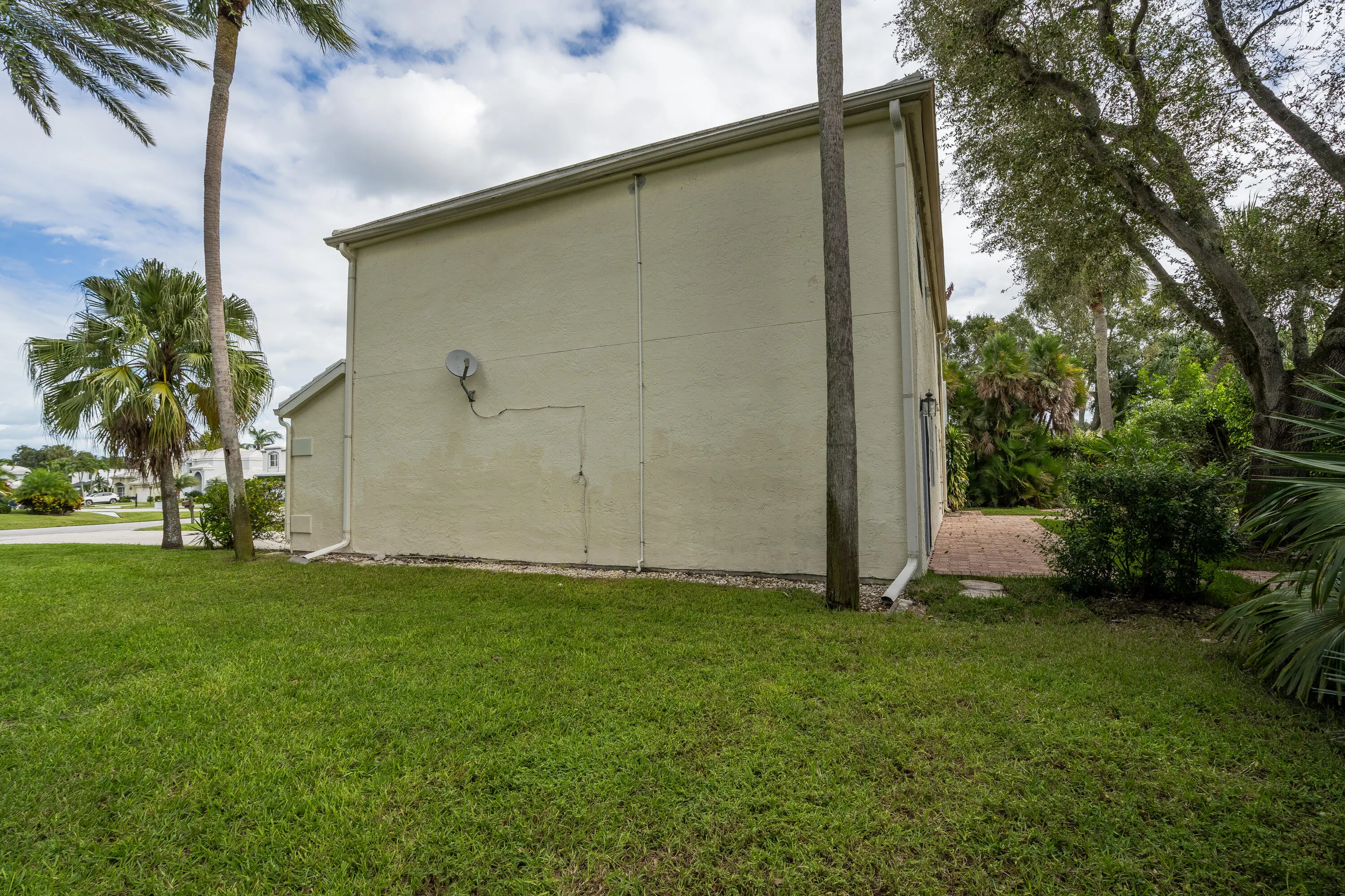 18205 SE Fairview Circle