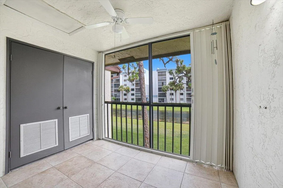4880 LUCERNE LAKES Boulevard W #206