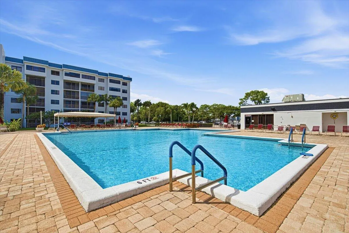 4880 LUCERNE LAKES Boulevard W #206