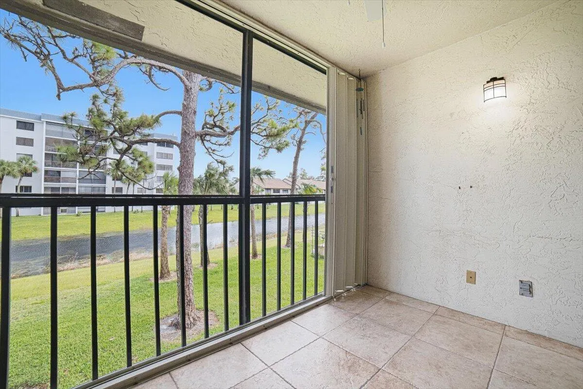 4880 LUCERNE LAKES Boulevard W #206