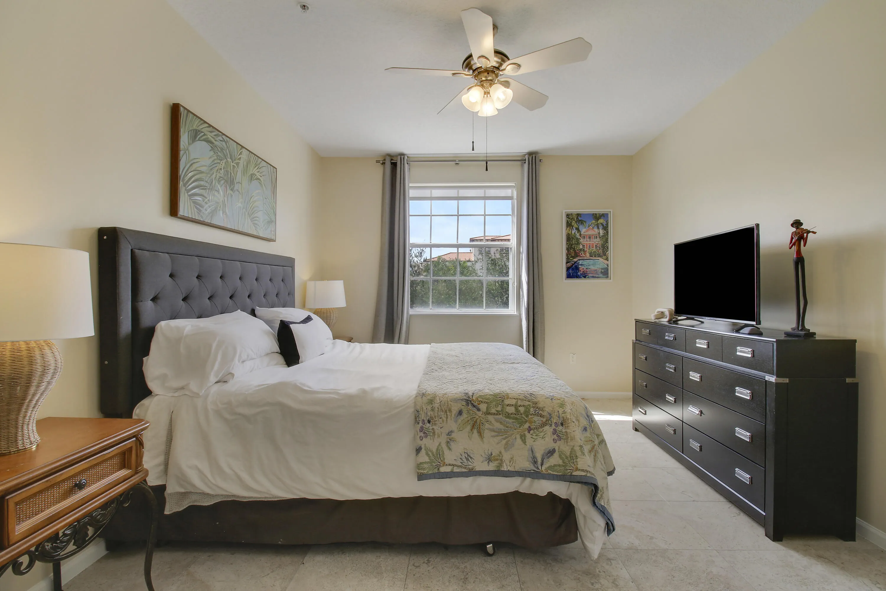580 S SAPODILLA Avenue #305