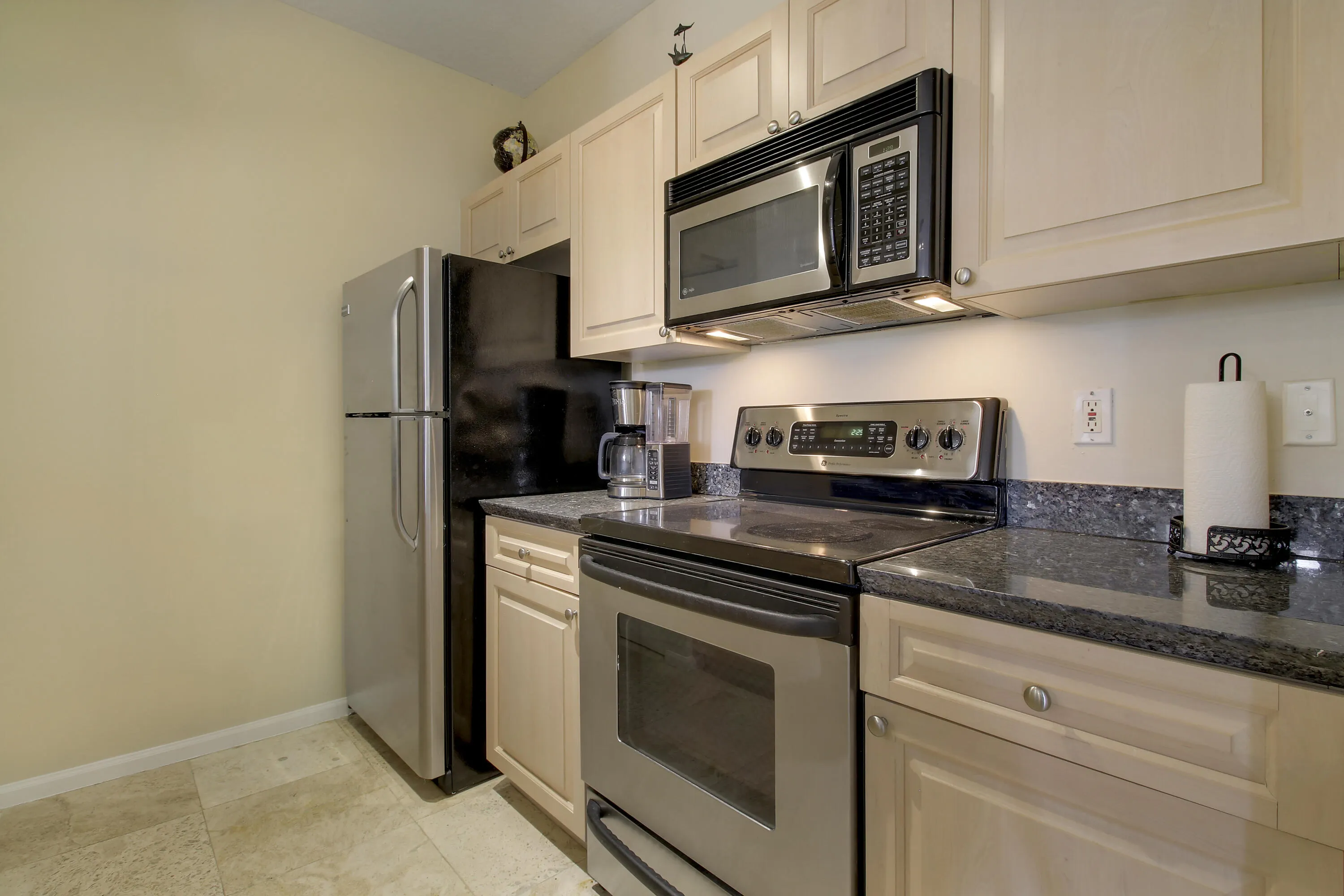 580 S SAPODILLA Avenue #305