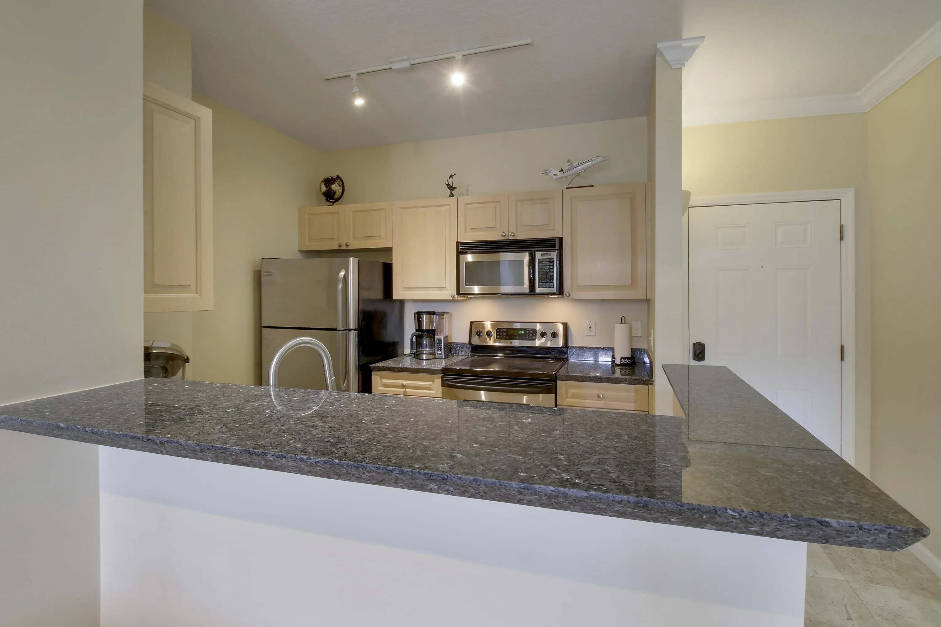 580 S SAPODILLA Avenue #305