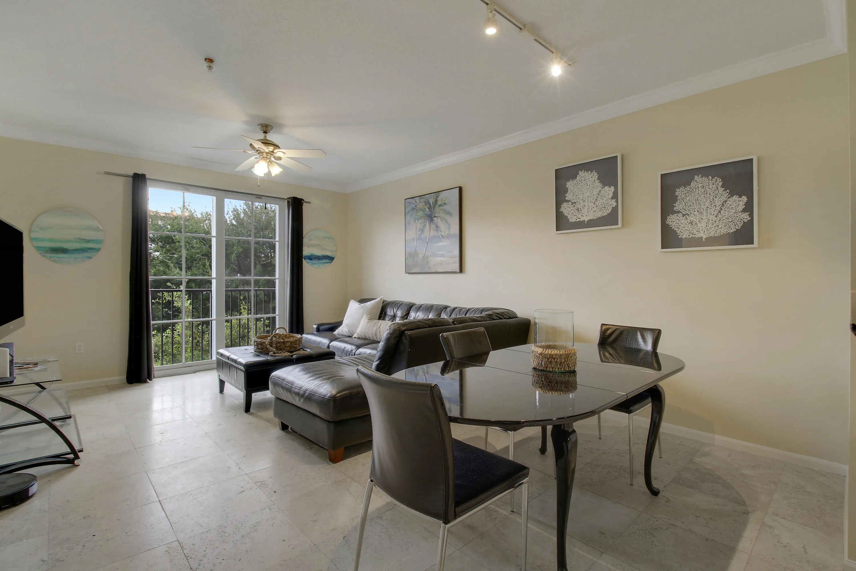 580 S SAPODILLA Avenue #305