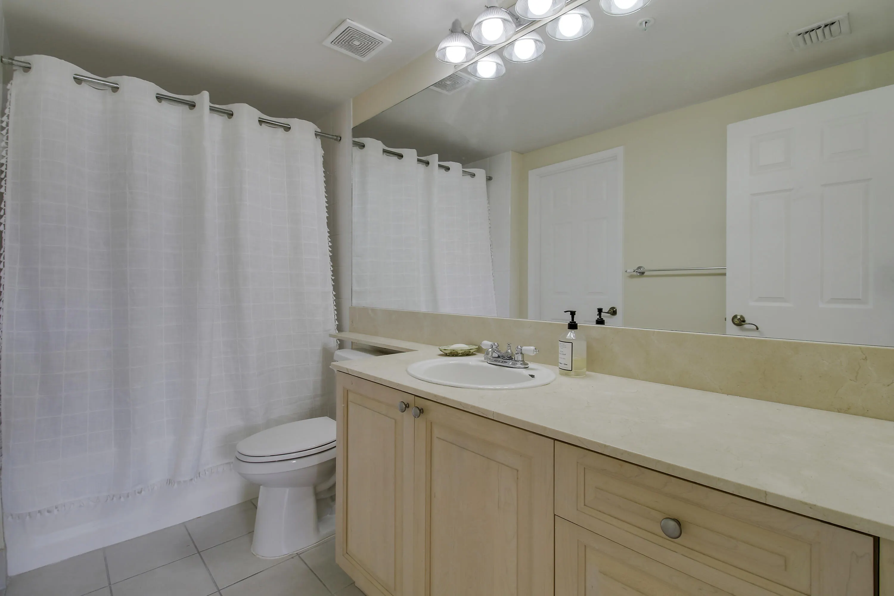 580 S SAPODILLA Avenue #305