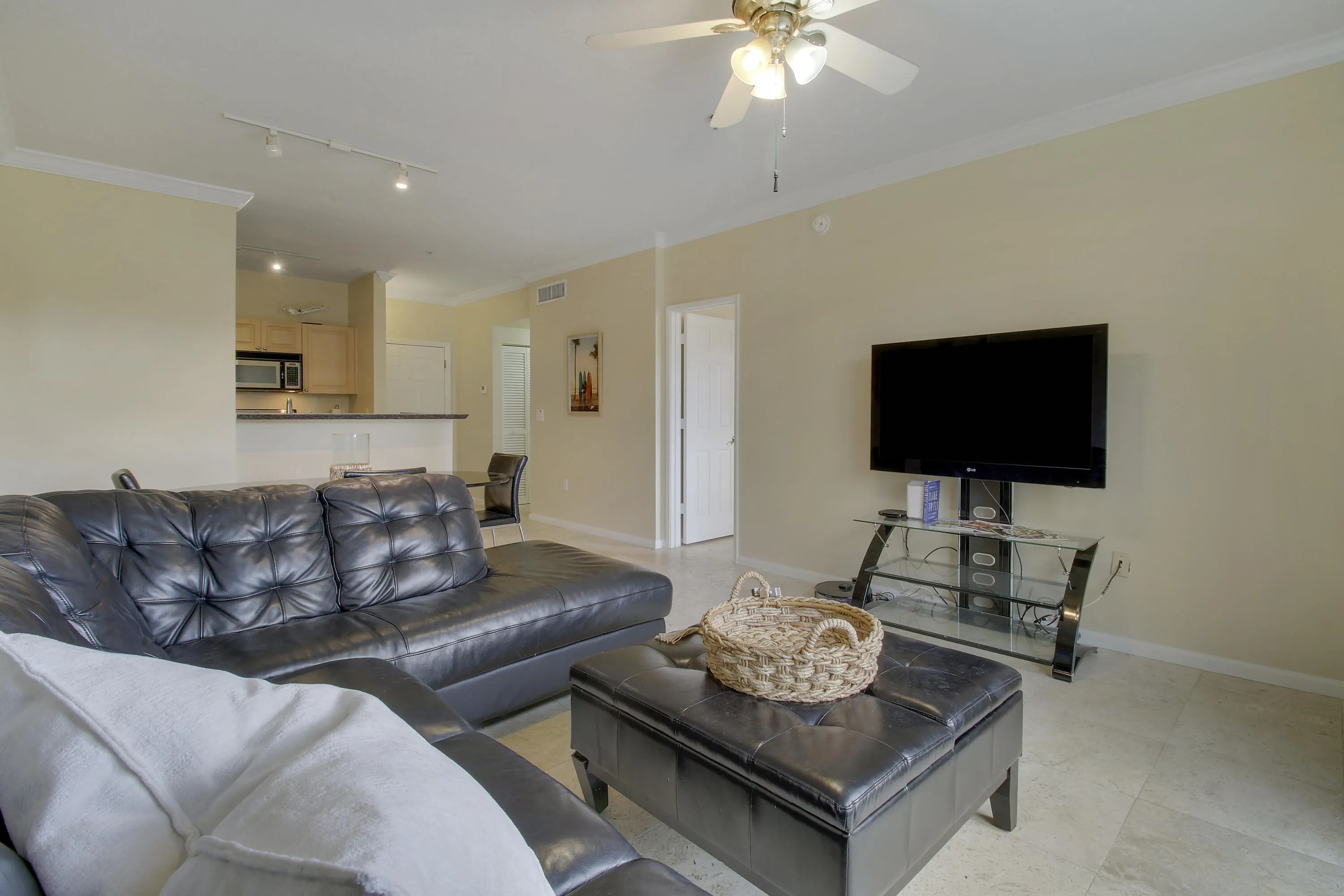 580 S SAPODILLA Avenue #305