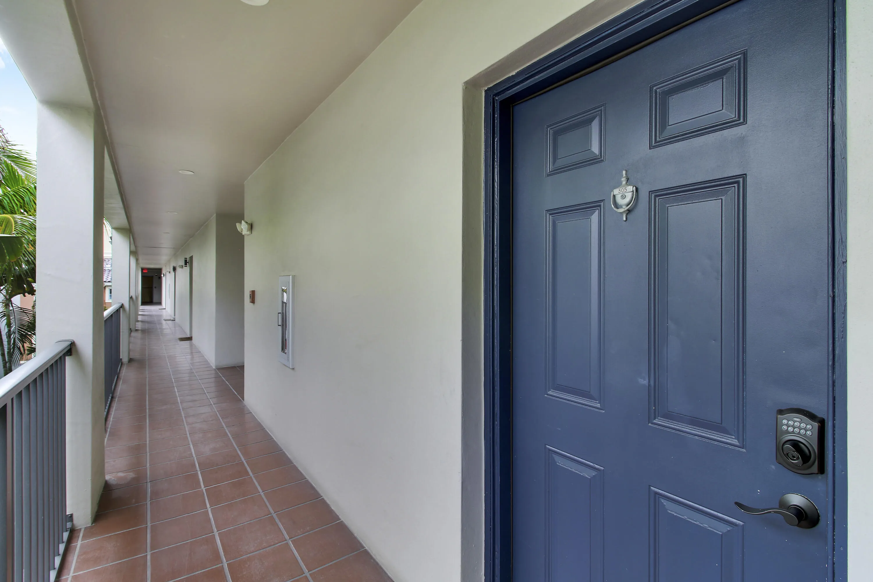 580 S SAPODILLA Avenue #305