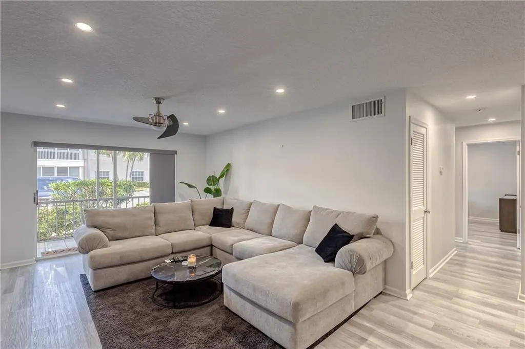 6295 BAY CLUB Drive #1