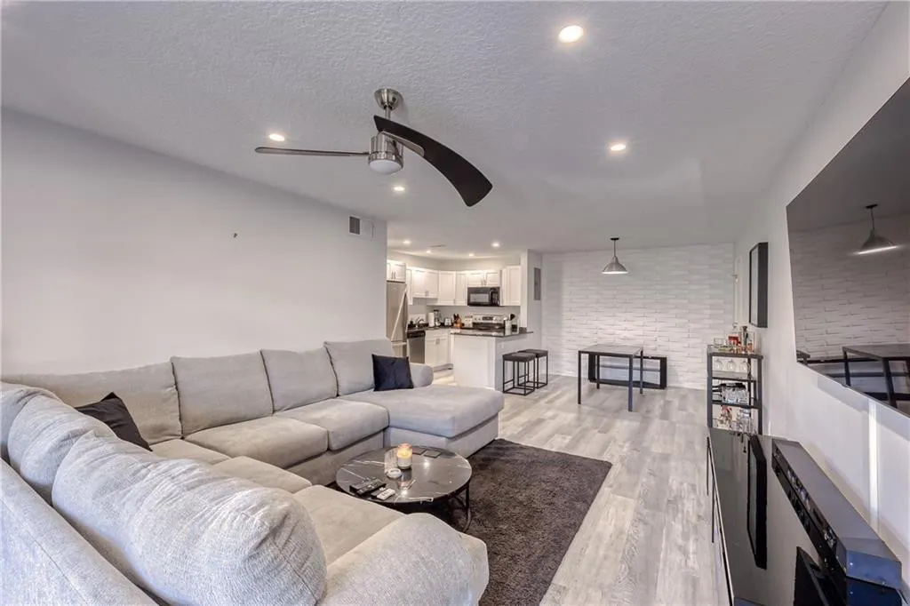 6295 BAY CLUB Drive #1