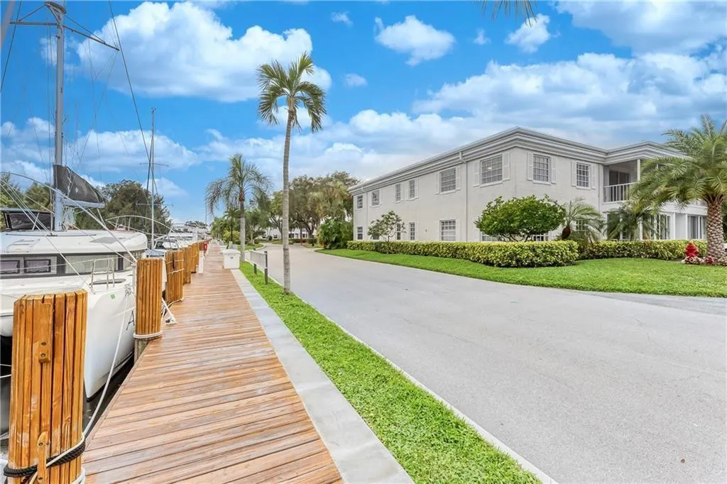 6295 BAY CLUB Drive #1